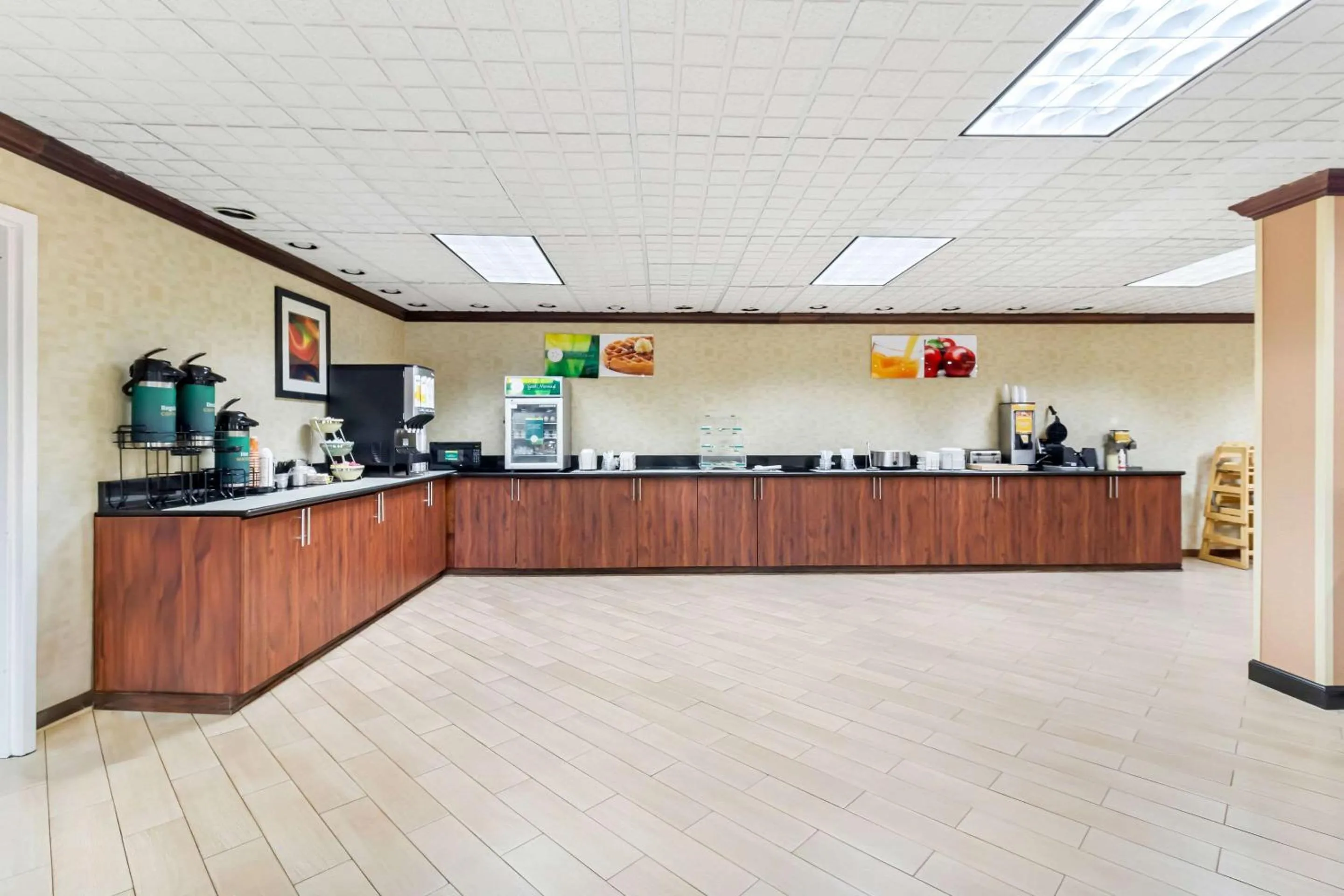 Breakfast in Quality Inn & Suites Florence Civic Center