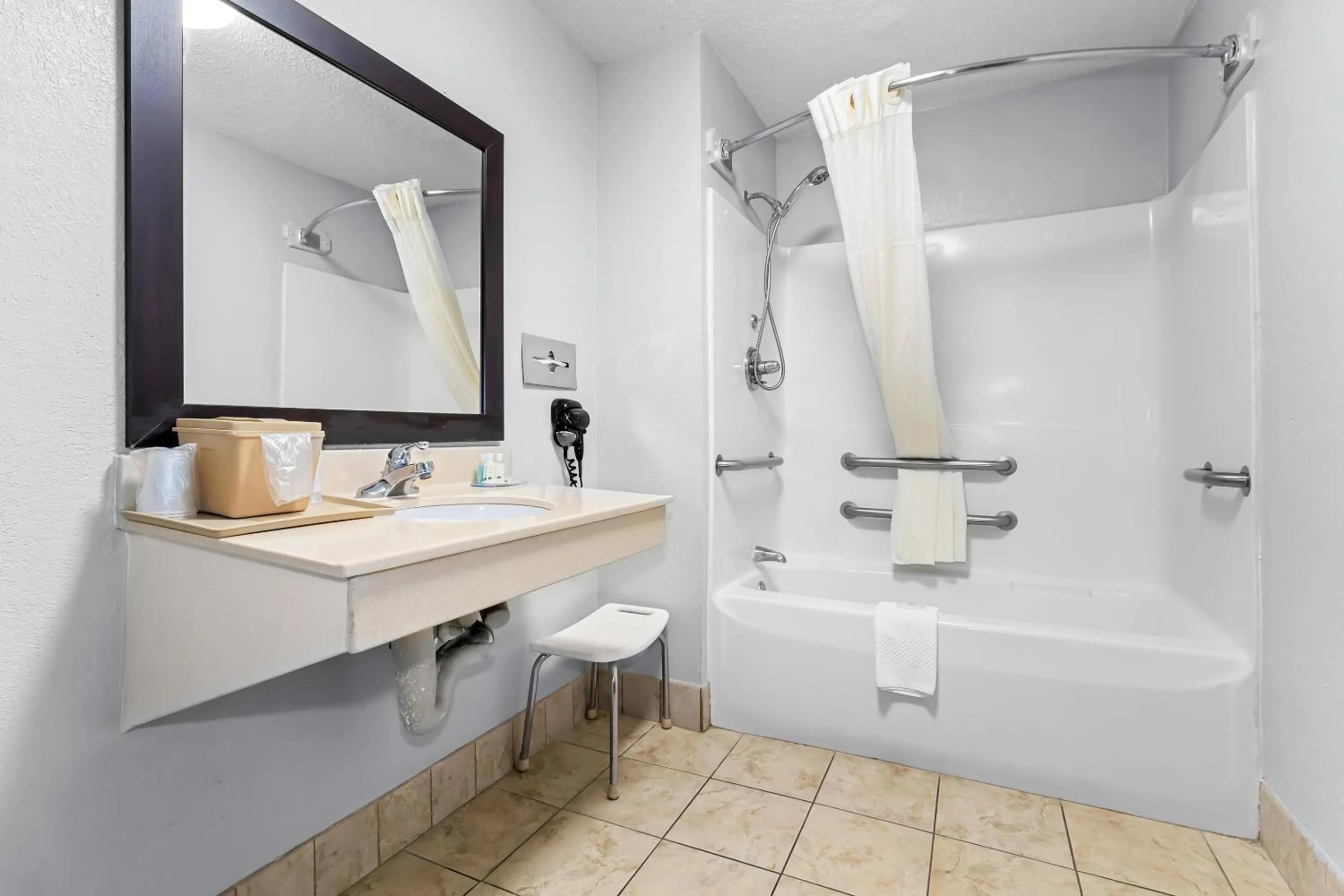 Bathroom in Quality Inn & Suites Florence Civic Center