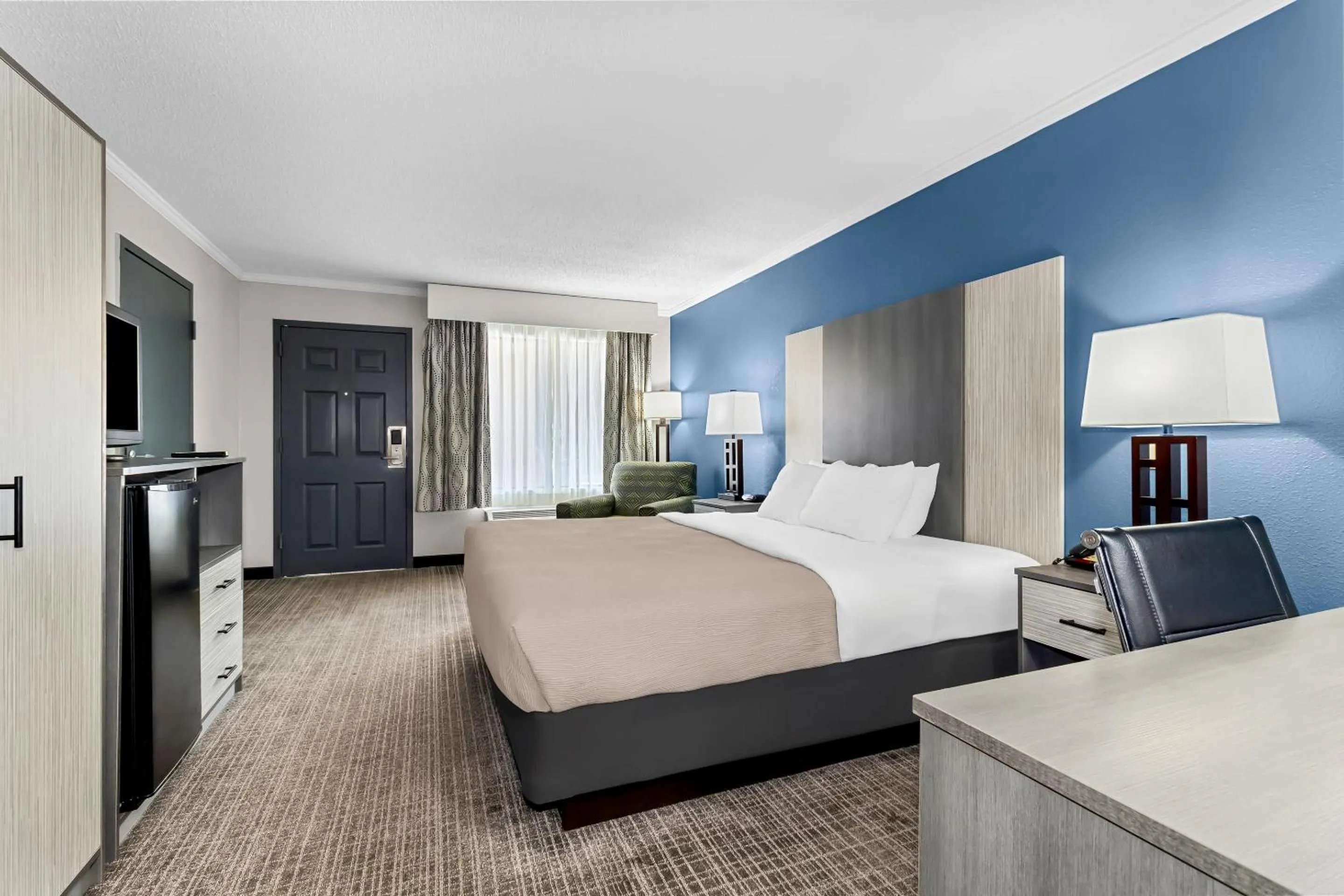 Photo of the whole room, Bed in Quality Inn & Suites Florence Civic Center