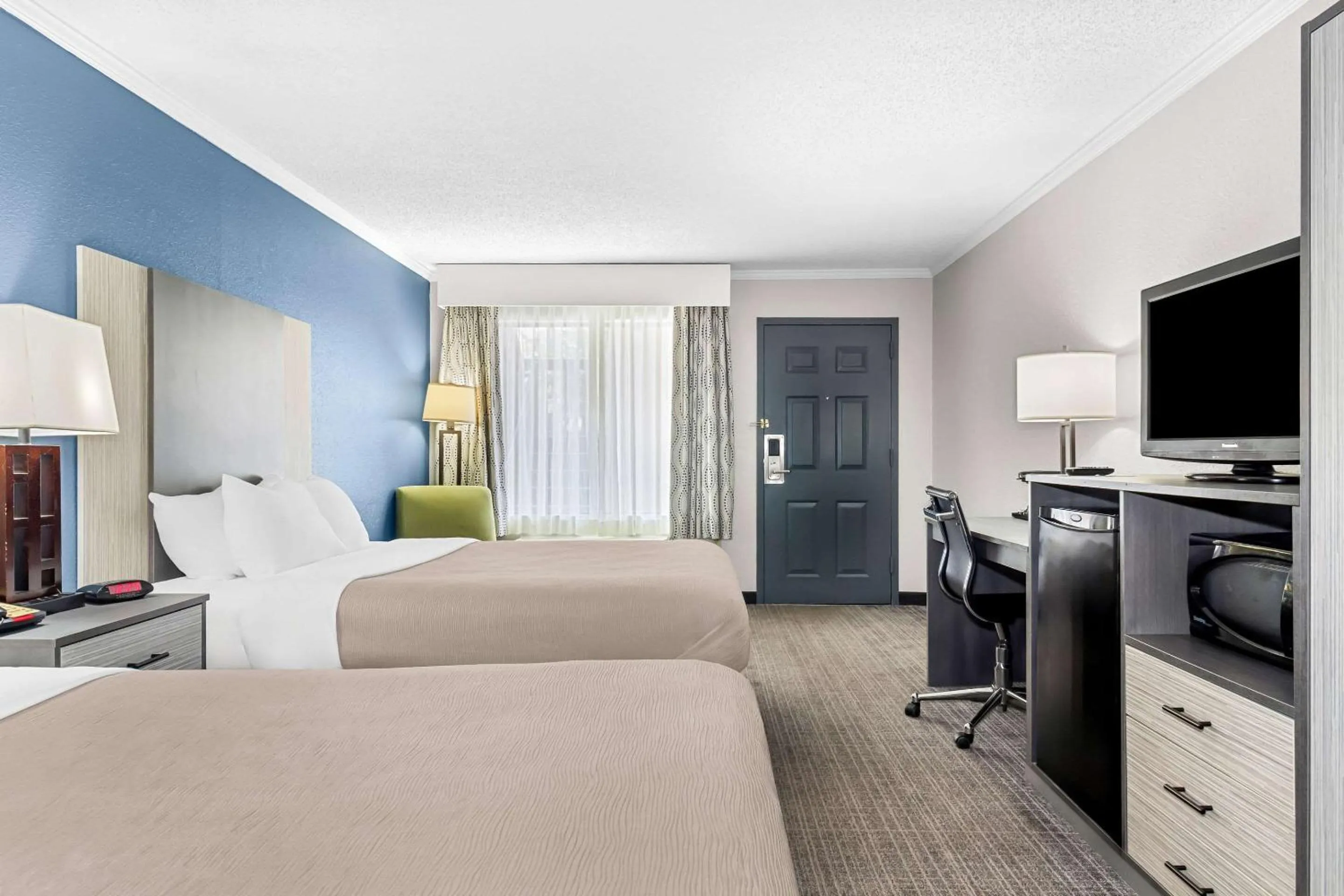 Bedroom, Bed in Quality Inn & Suites Florence Civic Center