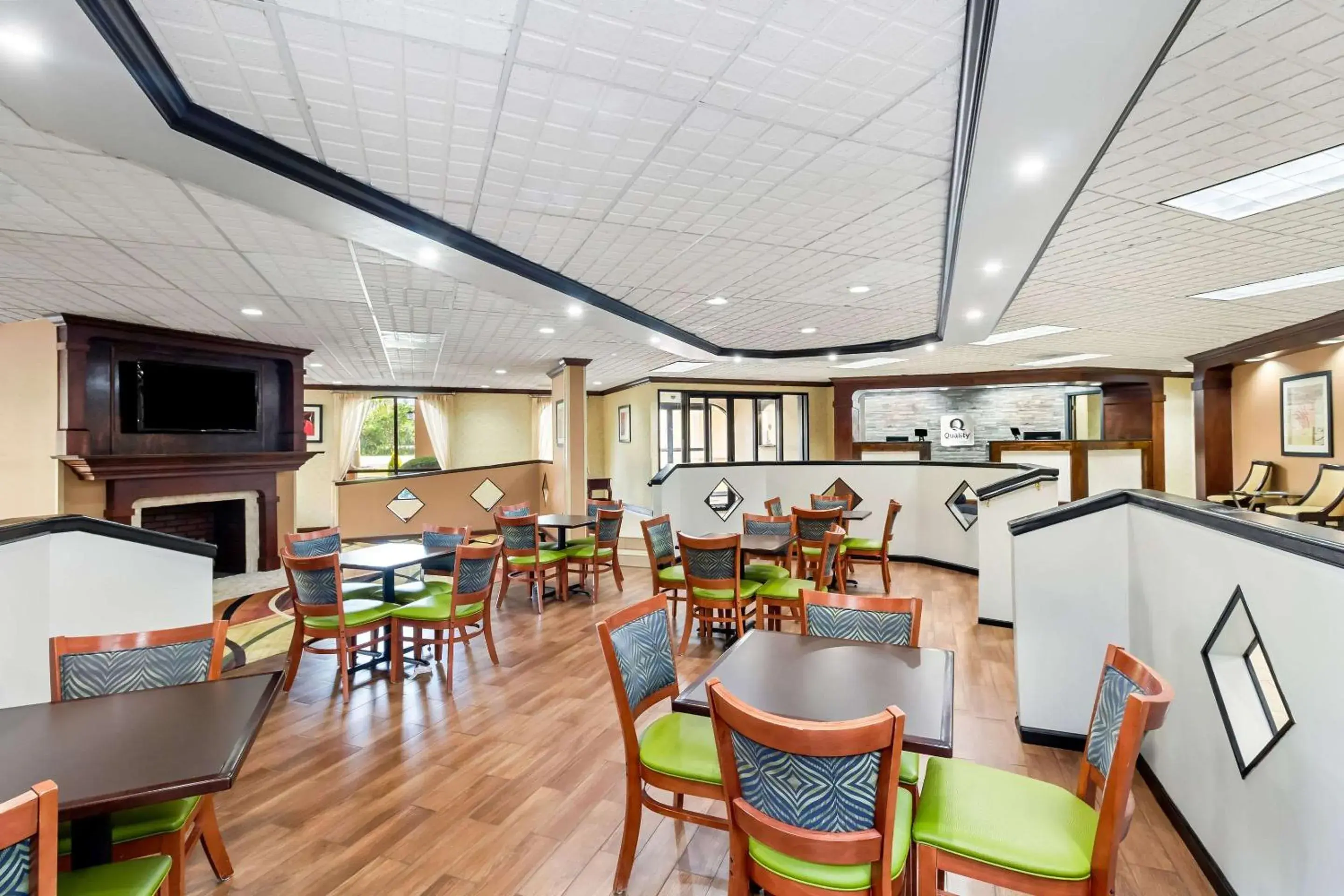 Breakfast in Quality Inn & Suites Florence Civic Center Breakfast in Quality Inn & Suites Florence Civic Center