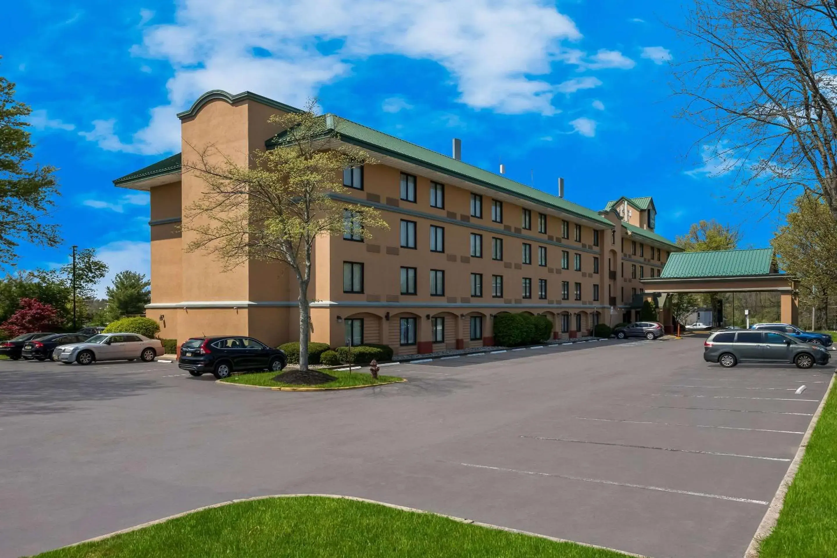 Property building in Quality Inn Near Princeton Property building in Quality Inn Near Princeton