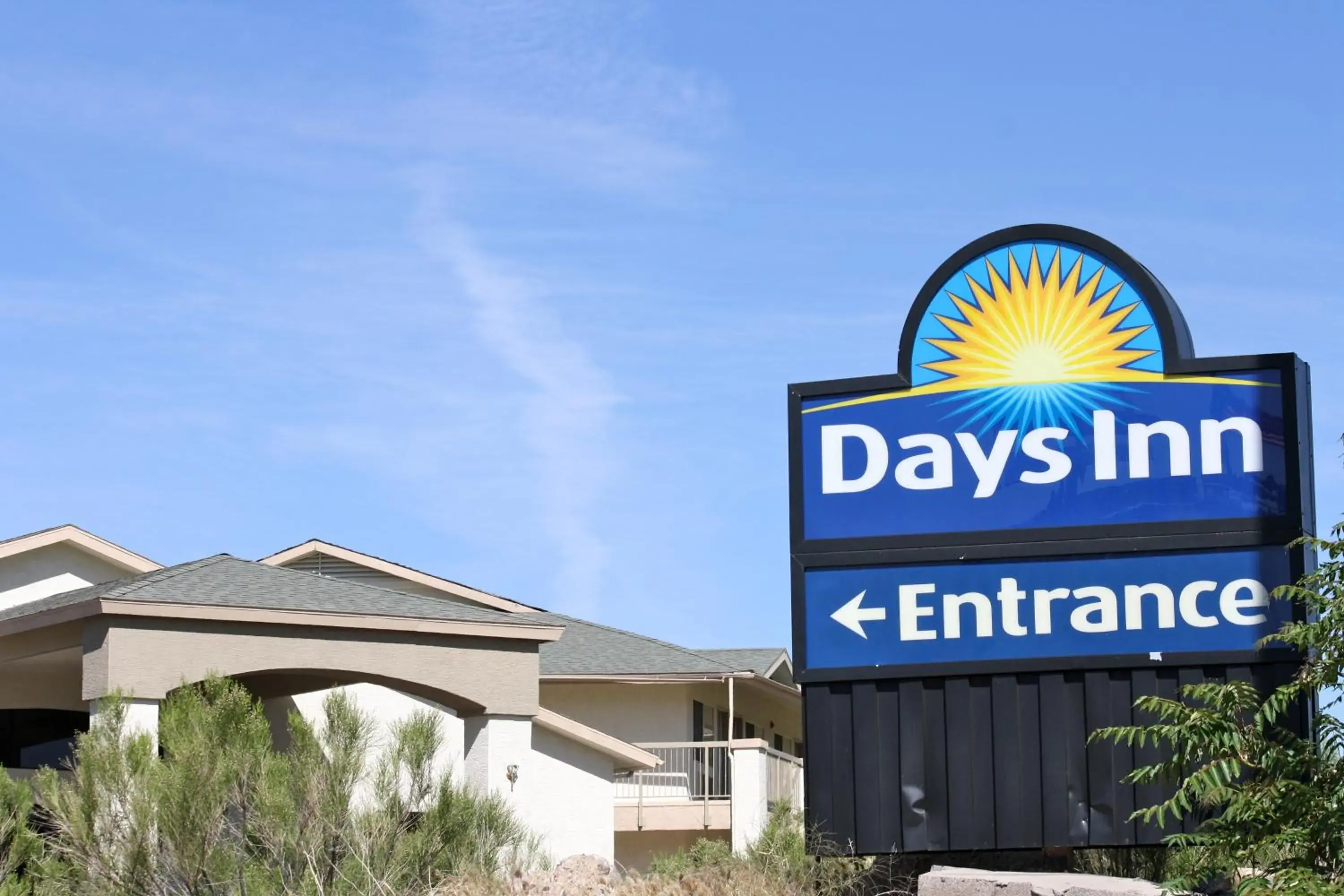 Facade/entrance in Days Inn by Wyndham Globe Facade/entrance in Days Inn by Wyndham Globe