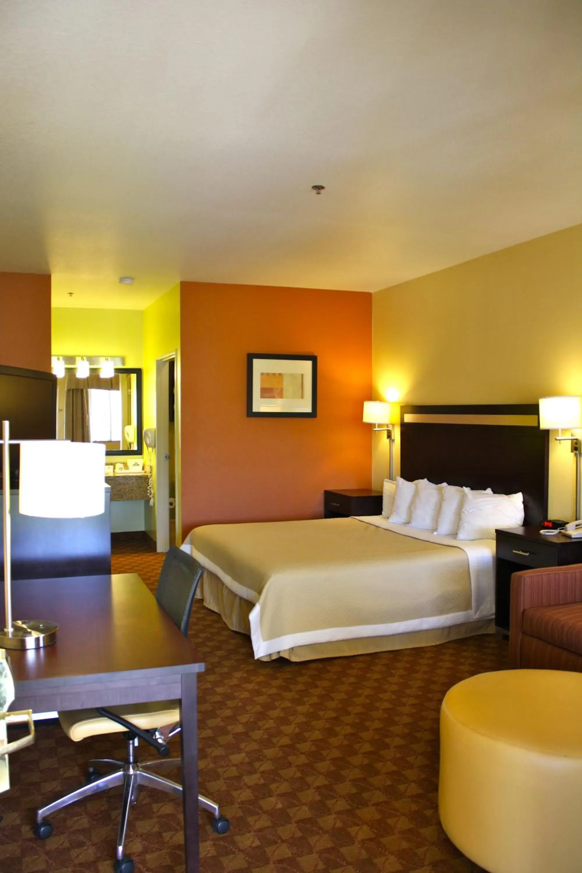 Bedroom, Bed in Days Inn by Wyndham Globe Bedroom, Bed in Days Inn by Wyndham Globe