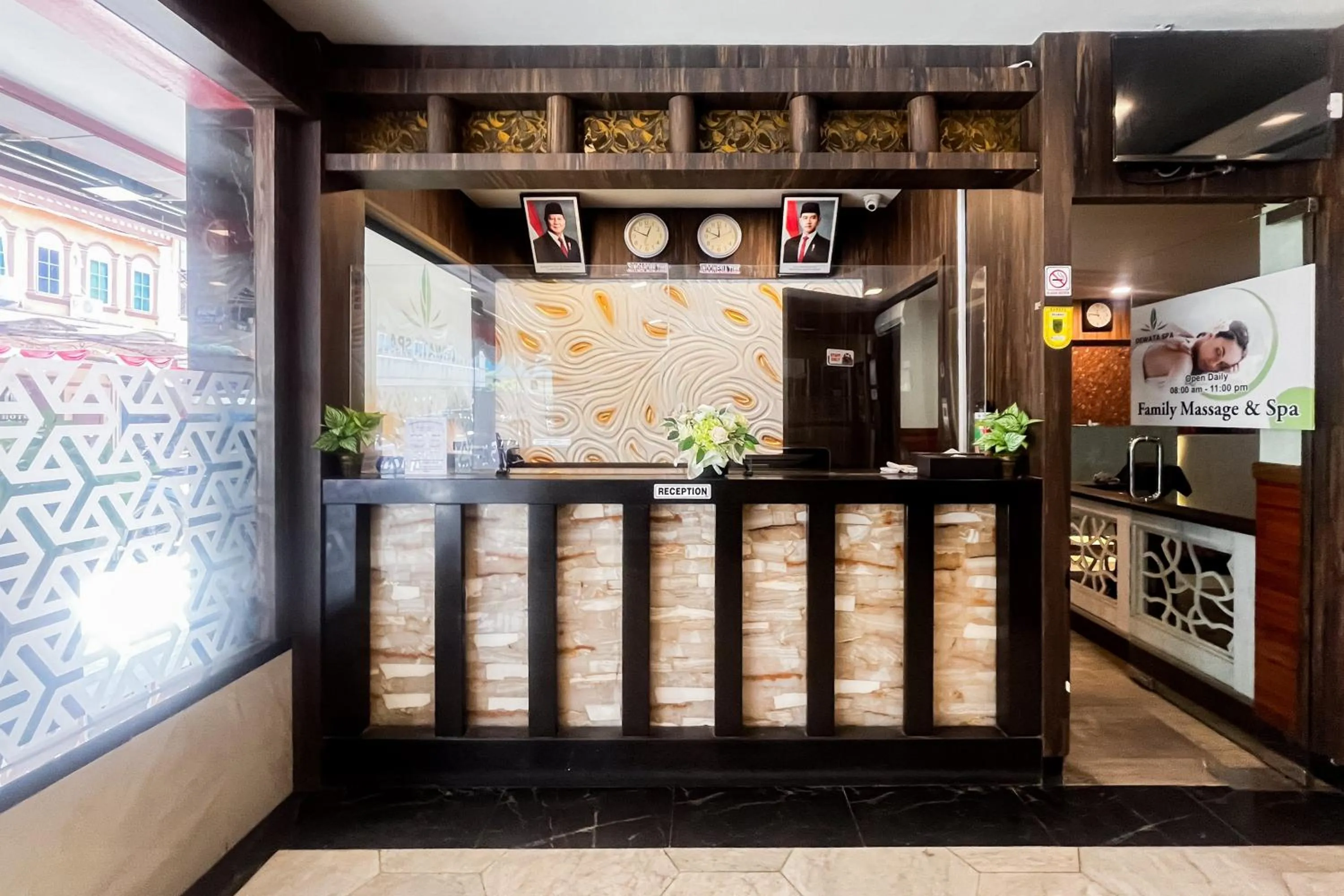 Lobby or reception in RedDoorz Plus at Paragon Nagoya Hotel Batam