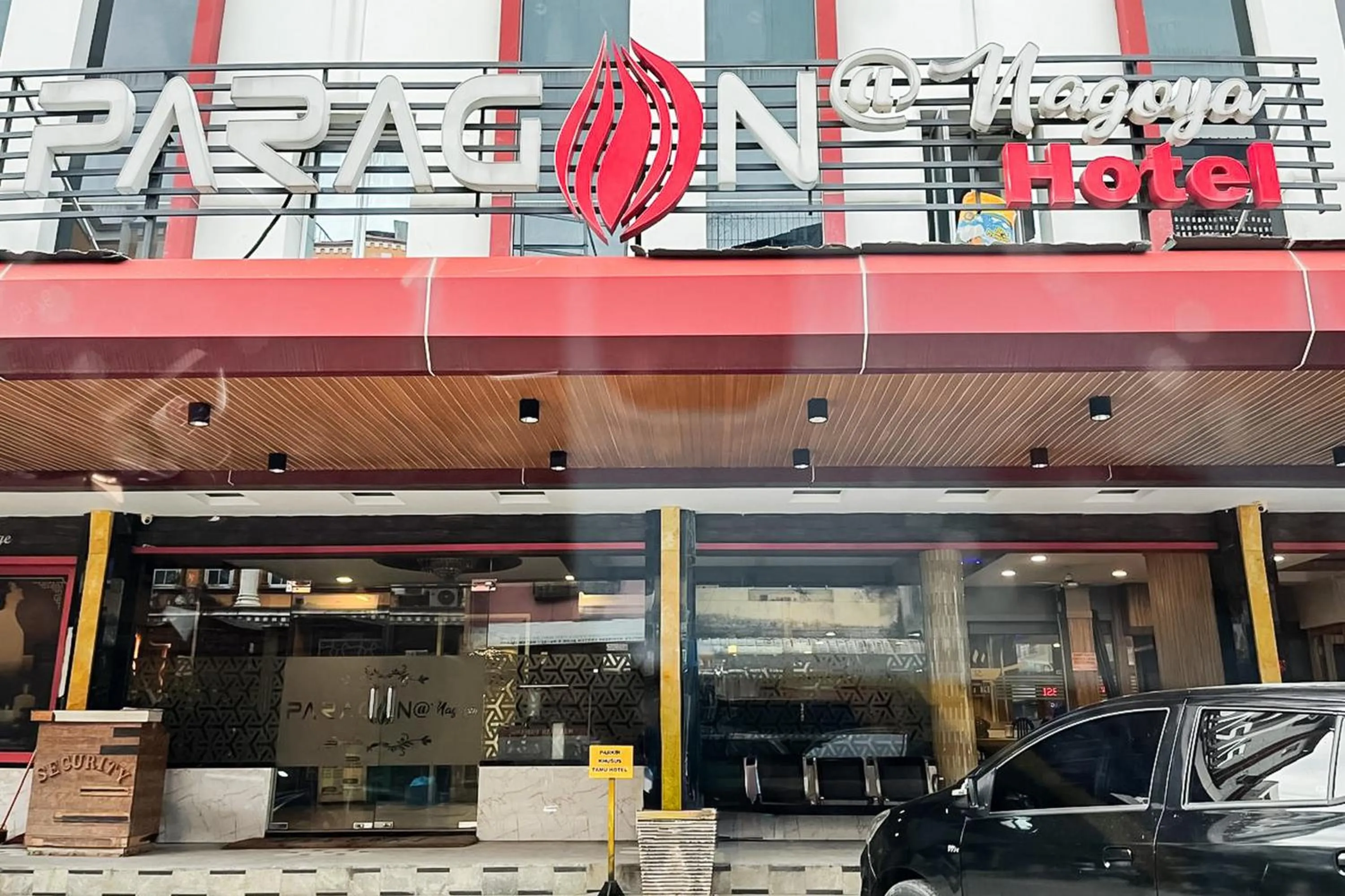 Facade/entrance in RedDoorz Plus at Paragon Nagoya Hotel Batam