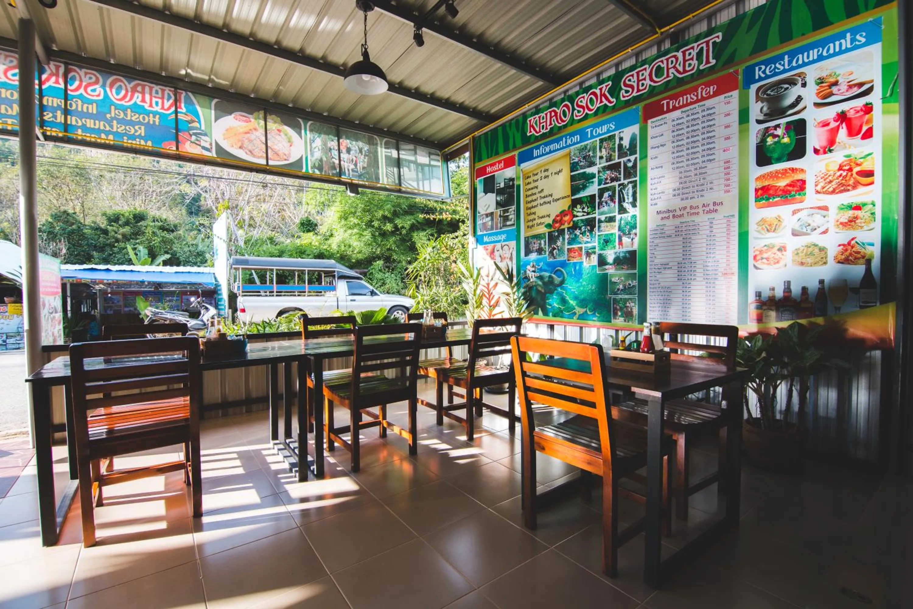 Restaurant/places to eat in Khaosok Secret Hostel