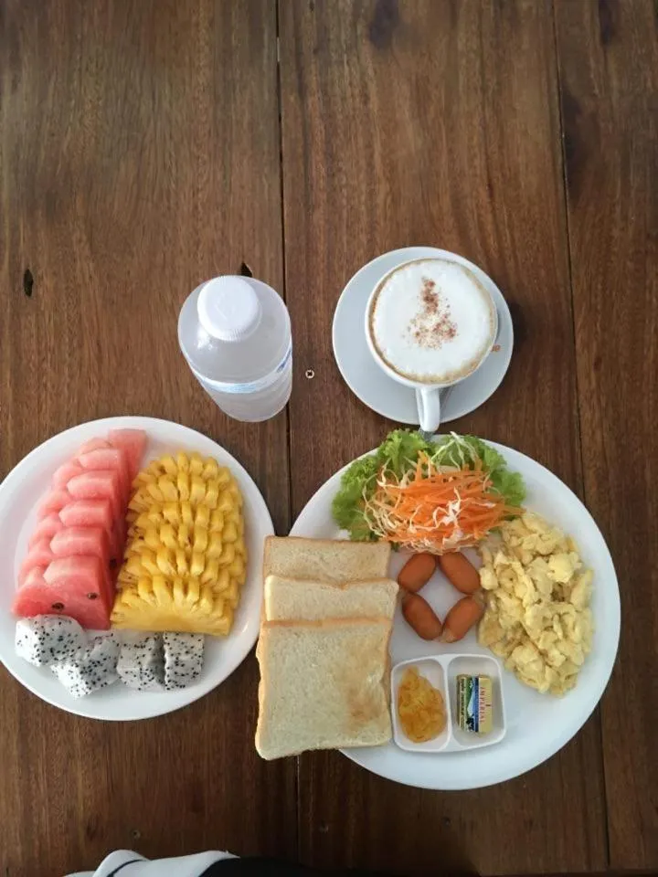 American breakfast in Khaosok Secret Hostel