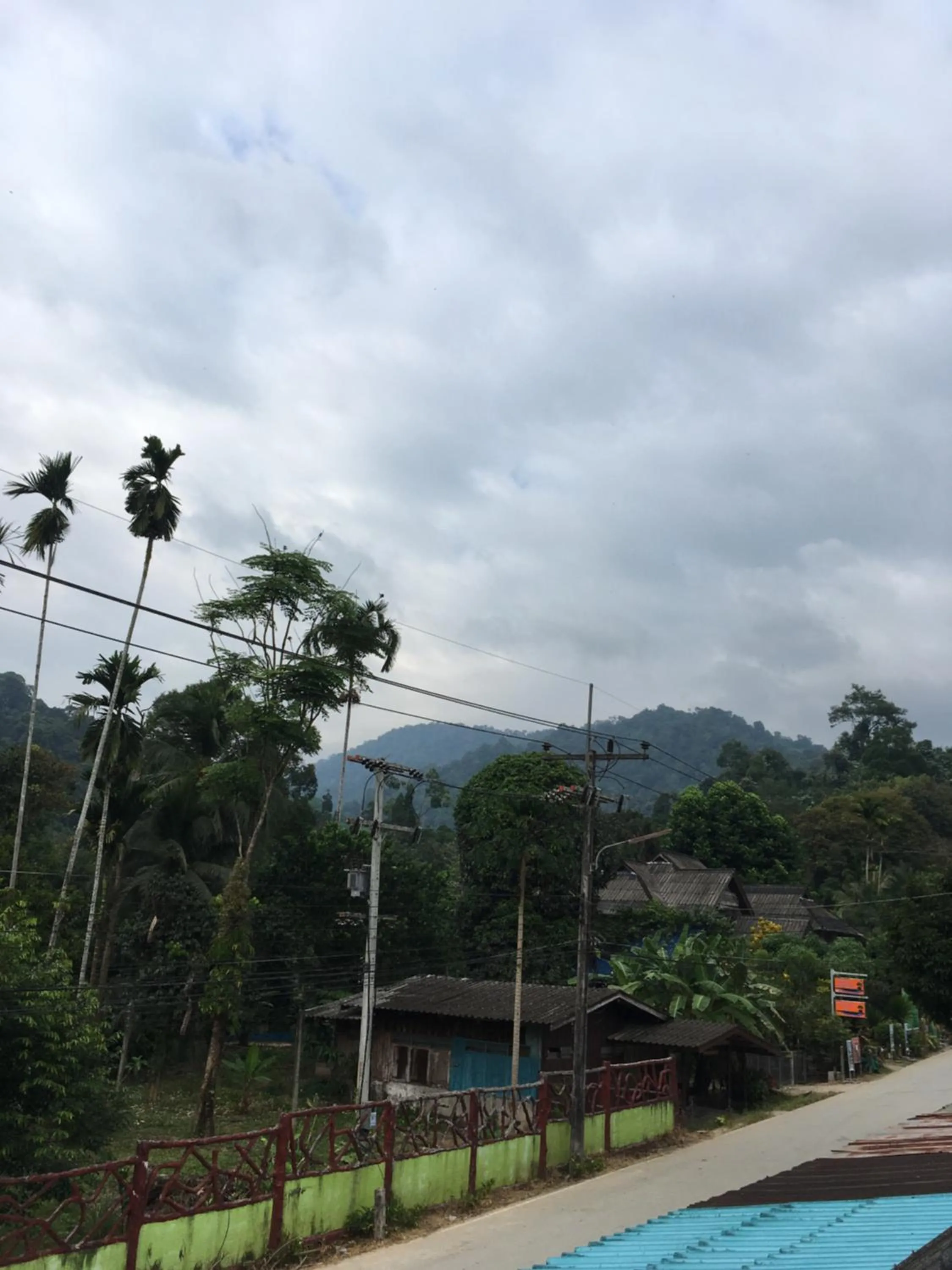 Khaosok Secret Hostel
