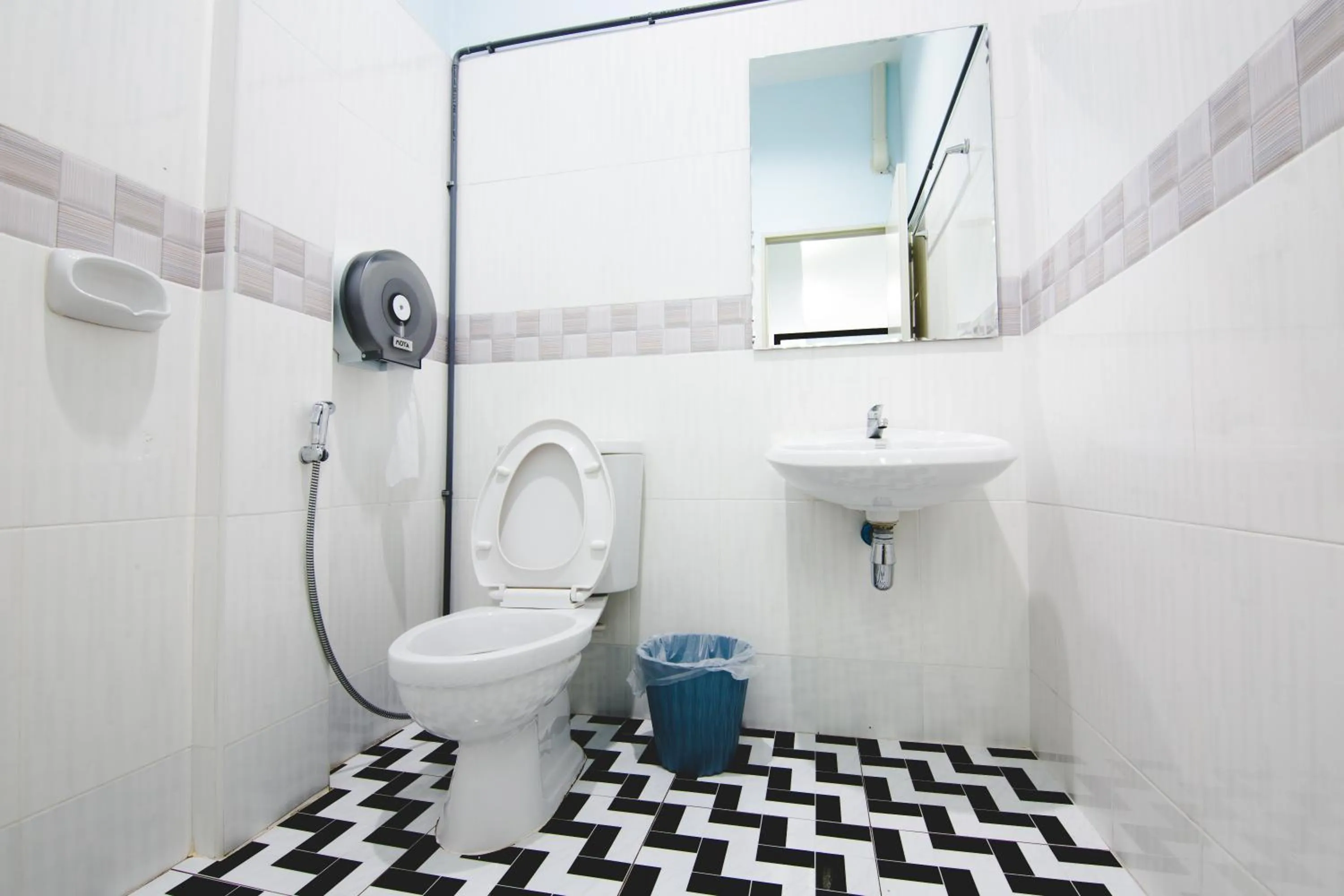 Khaosok Secret Hostel