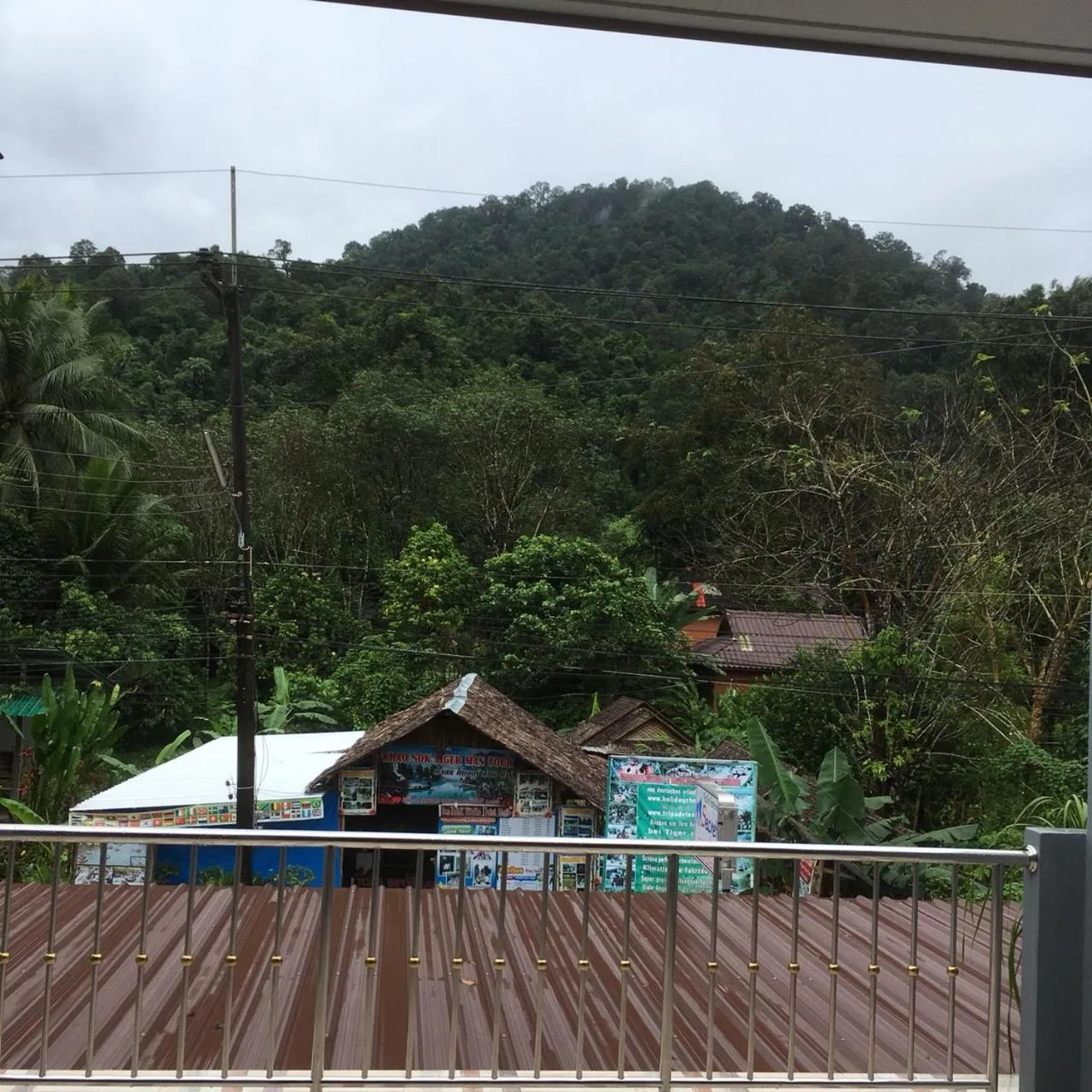 Khaosok Secret Hostel