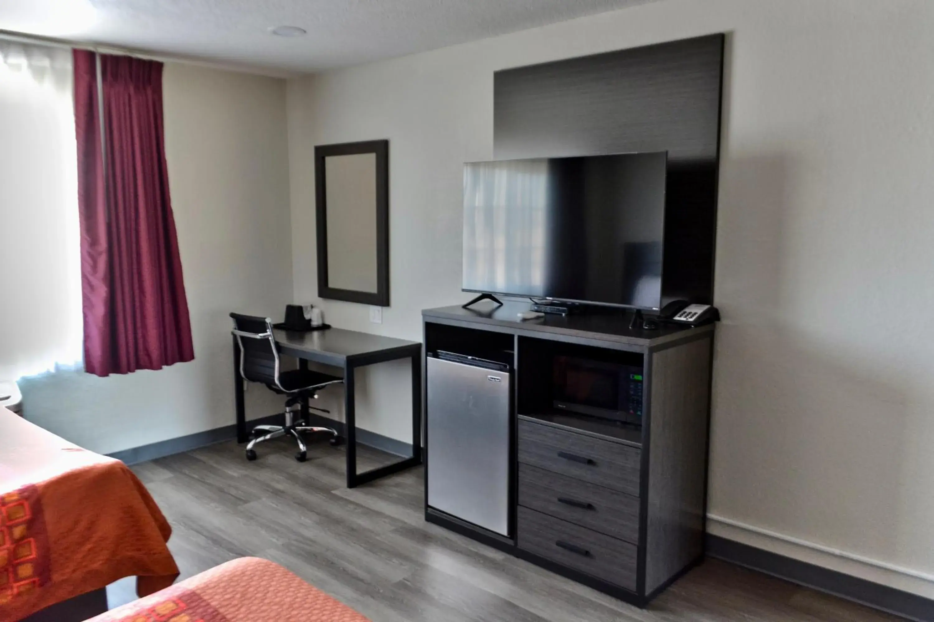 Queen Room with Two Queen Beds - Non-Smoking in Maverick Motel - Modern Renovated Motel Queen Room with Two Queen Beds - Non-Smoking in Maverick Motel - Modern Renovated Motel