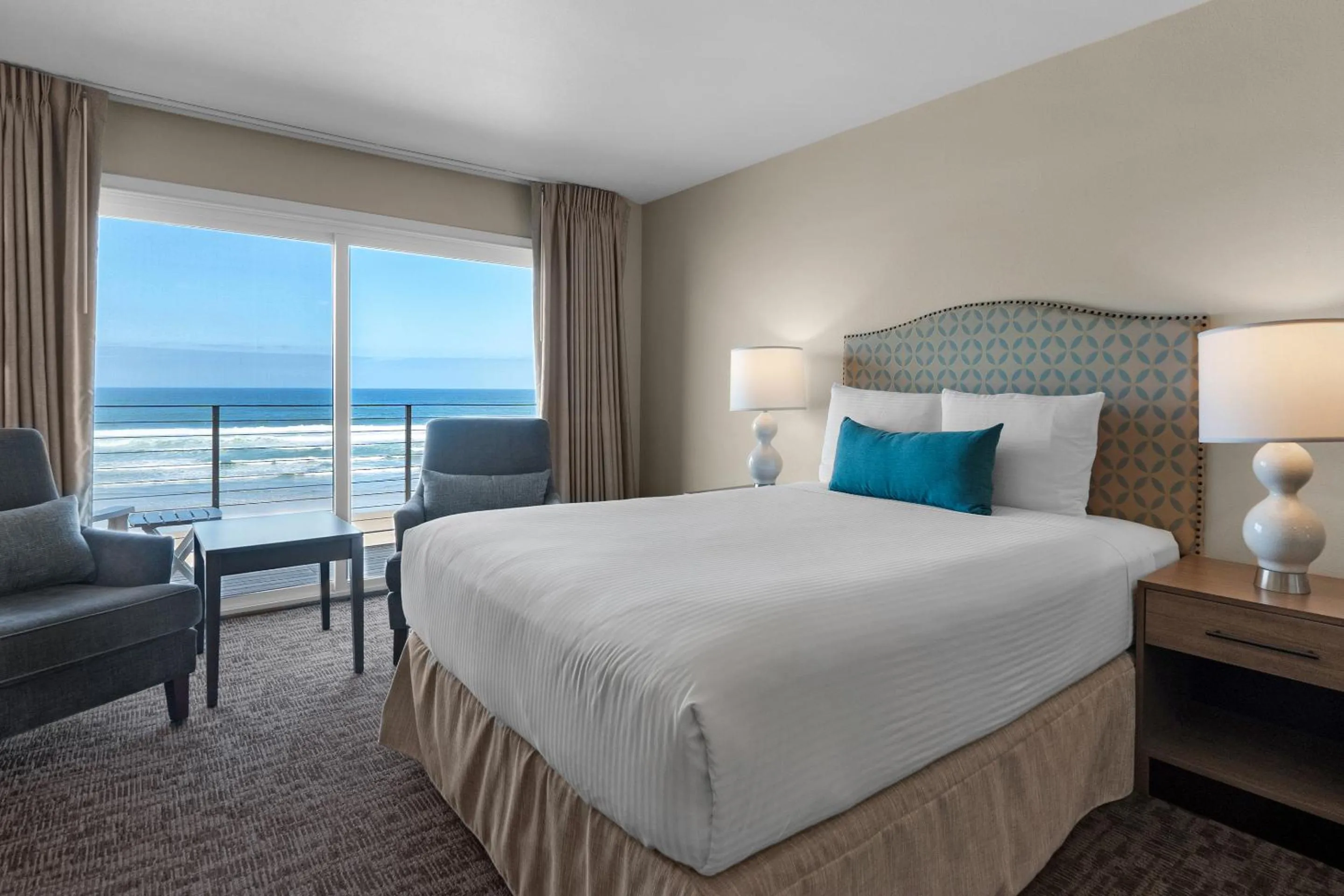 One Bedroom Suite with Ocean View in Pelican Shores Inn