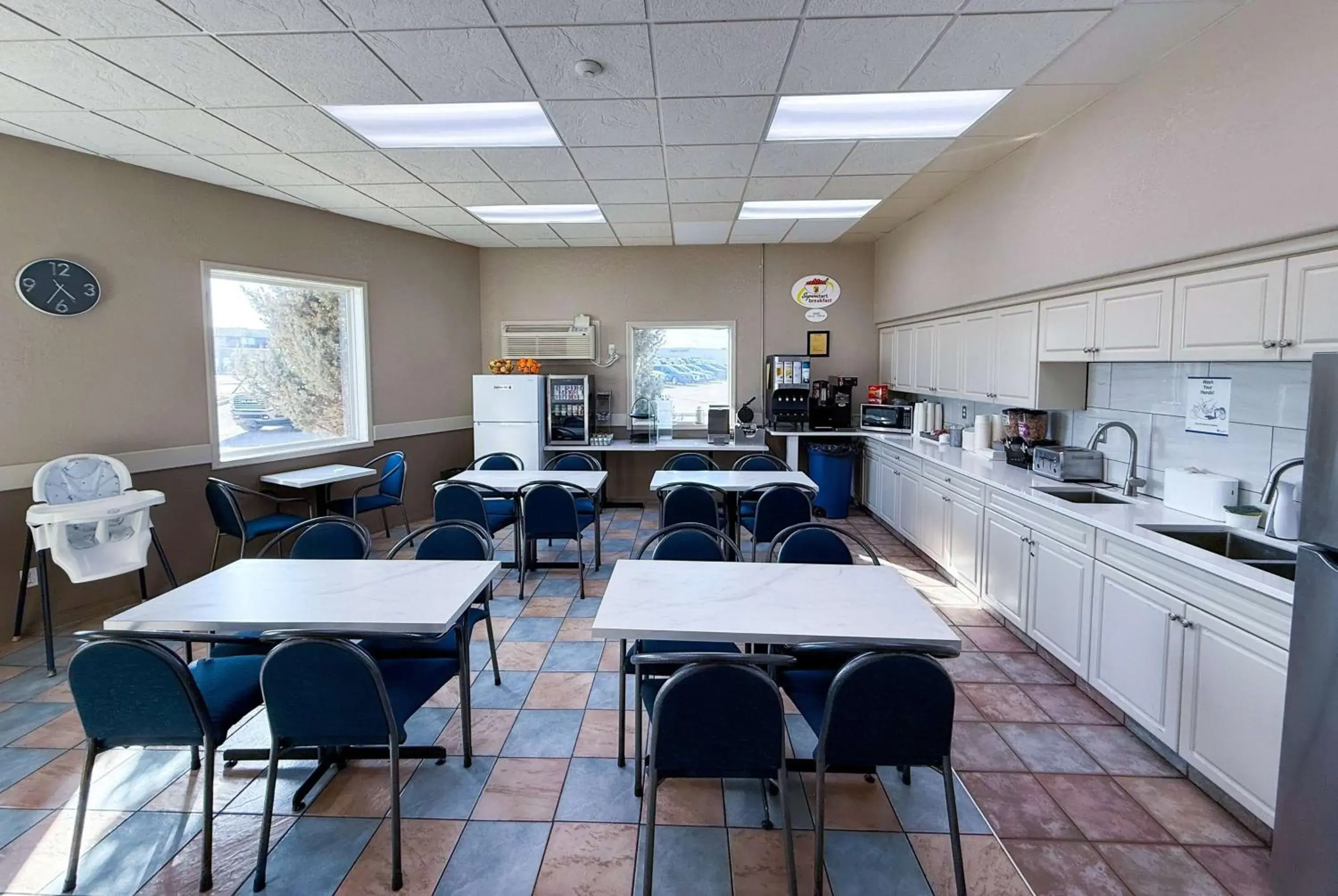 Breakfast in Super 8 by Wyndham Medicine Hat AB Breakfast in Super 8 by Wyndham Medicine Hat AB