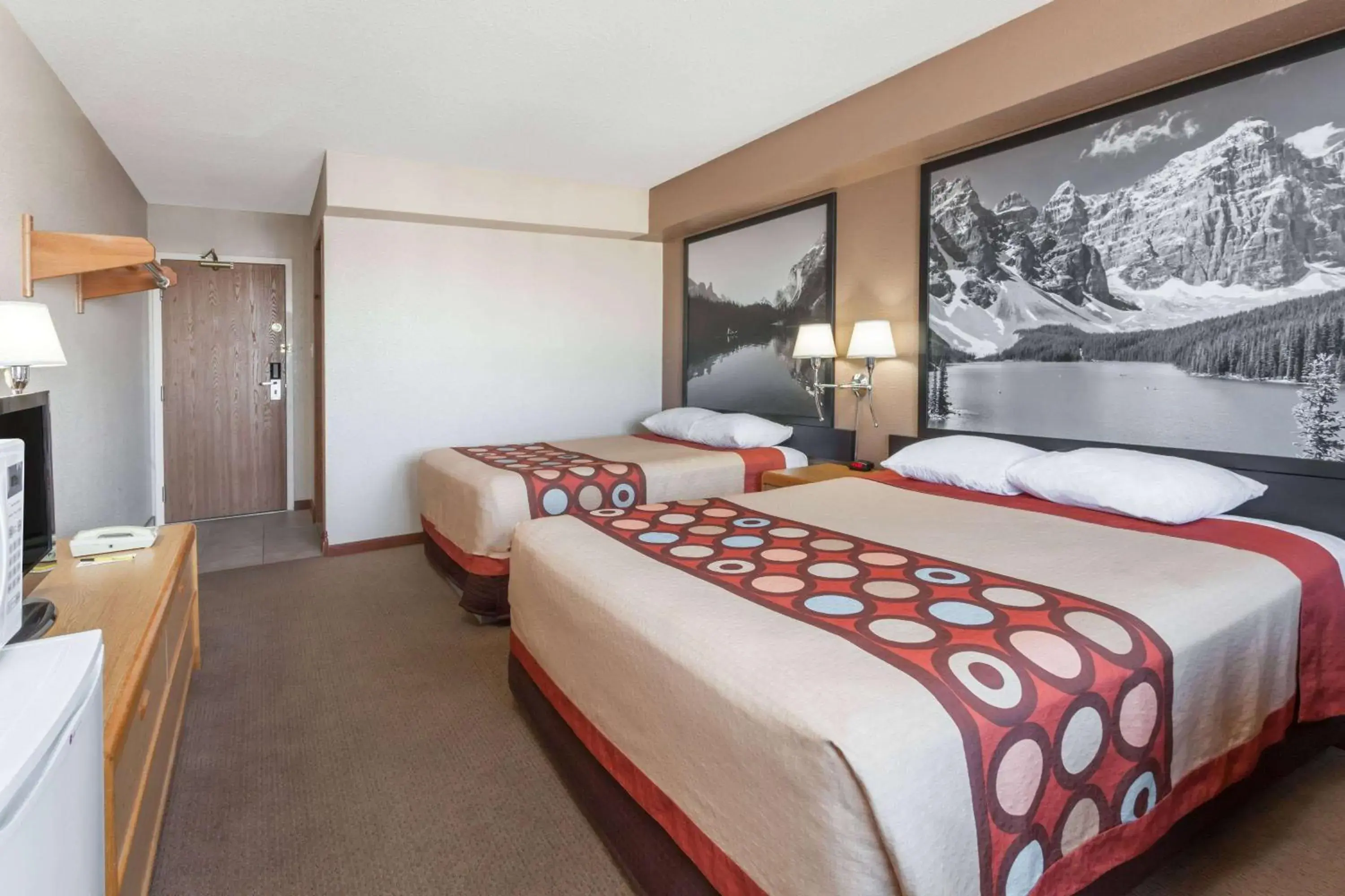 Queen Room with Two Queen Beds - Non-Smoking in Super 8 by Wyndham Medicine Hat AB Queen Room with Two Queen Beds - Non-Smoking in Super 8 by Wyndham Medicine Hat AB