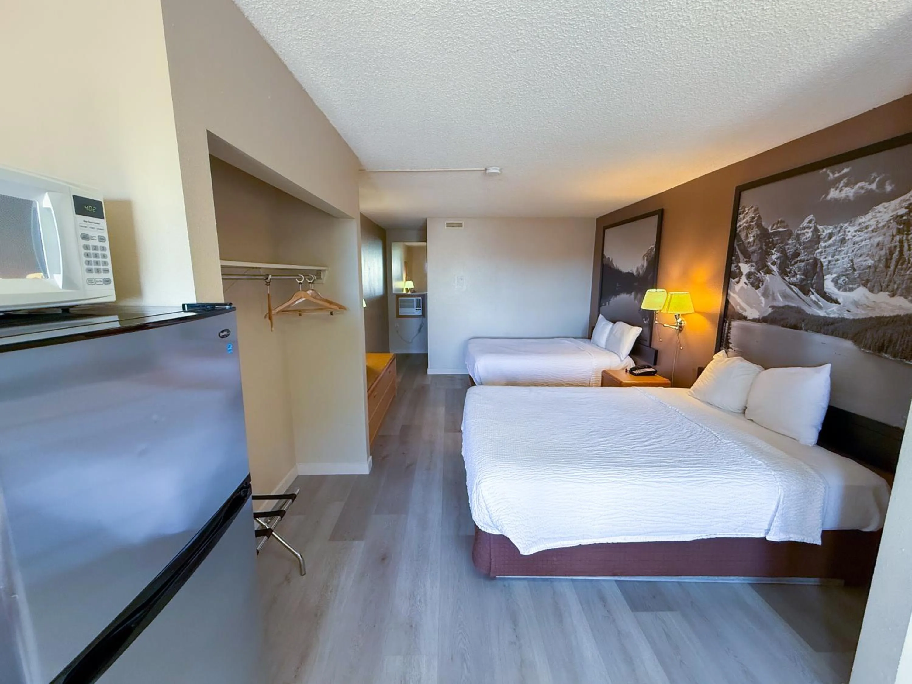 Bed in Super 8 by Wyndham Medicine Hat AB