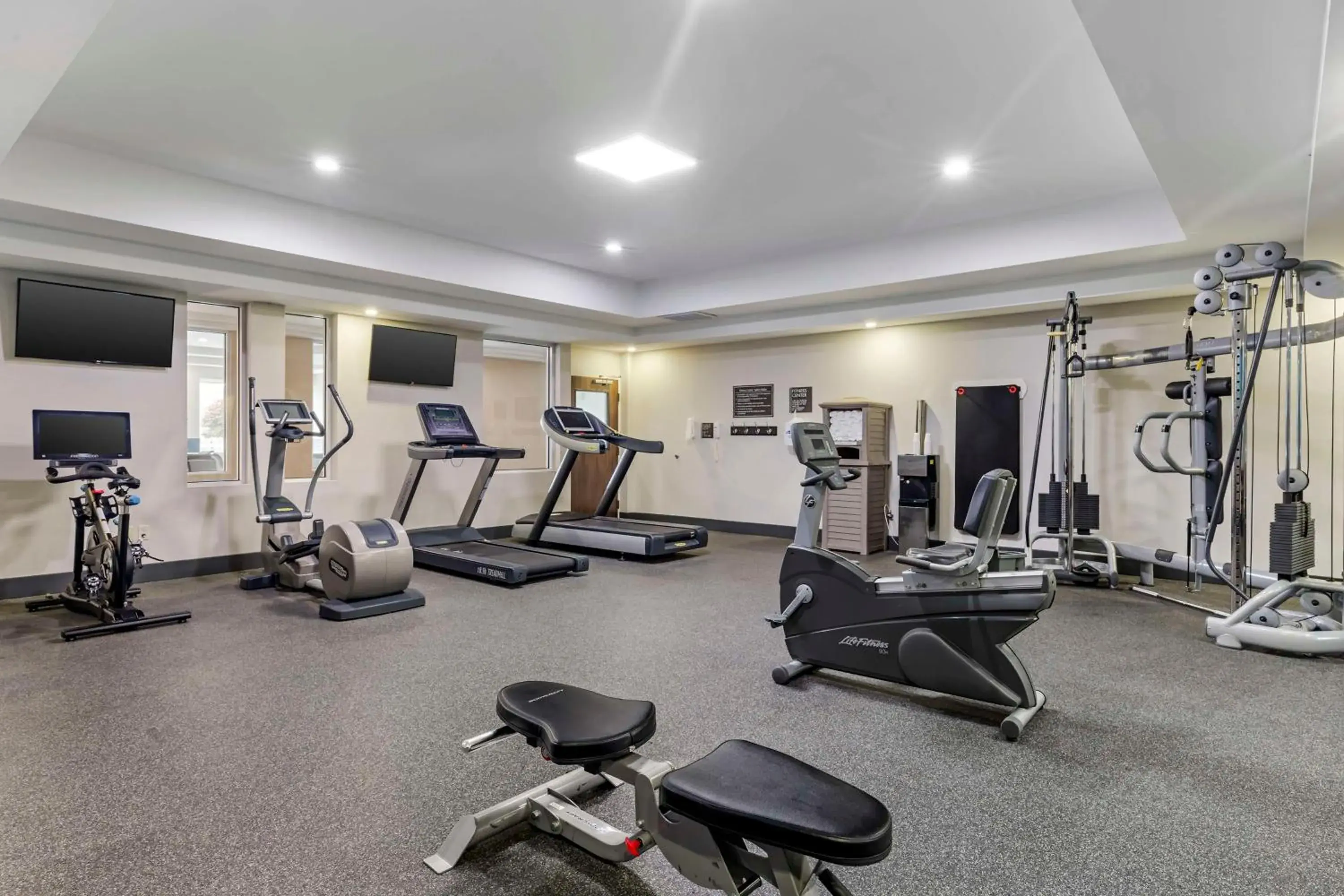 Fitness centre/facilities in Best Western Plus North Shore Hotel Fitness centre/facilities in Best Western Plus North Shore Hotel