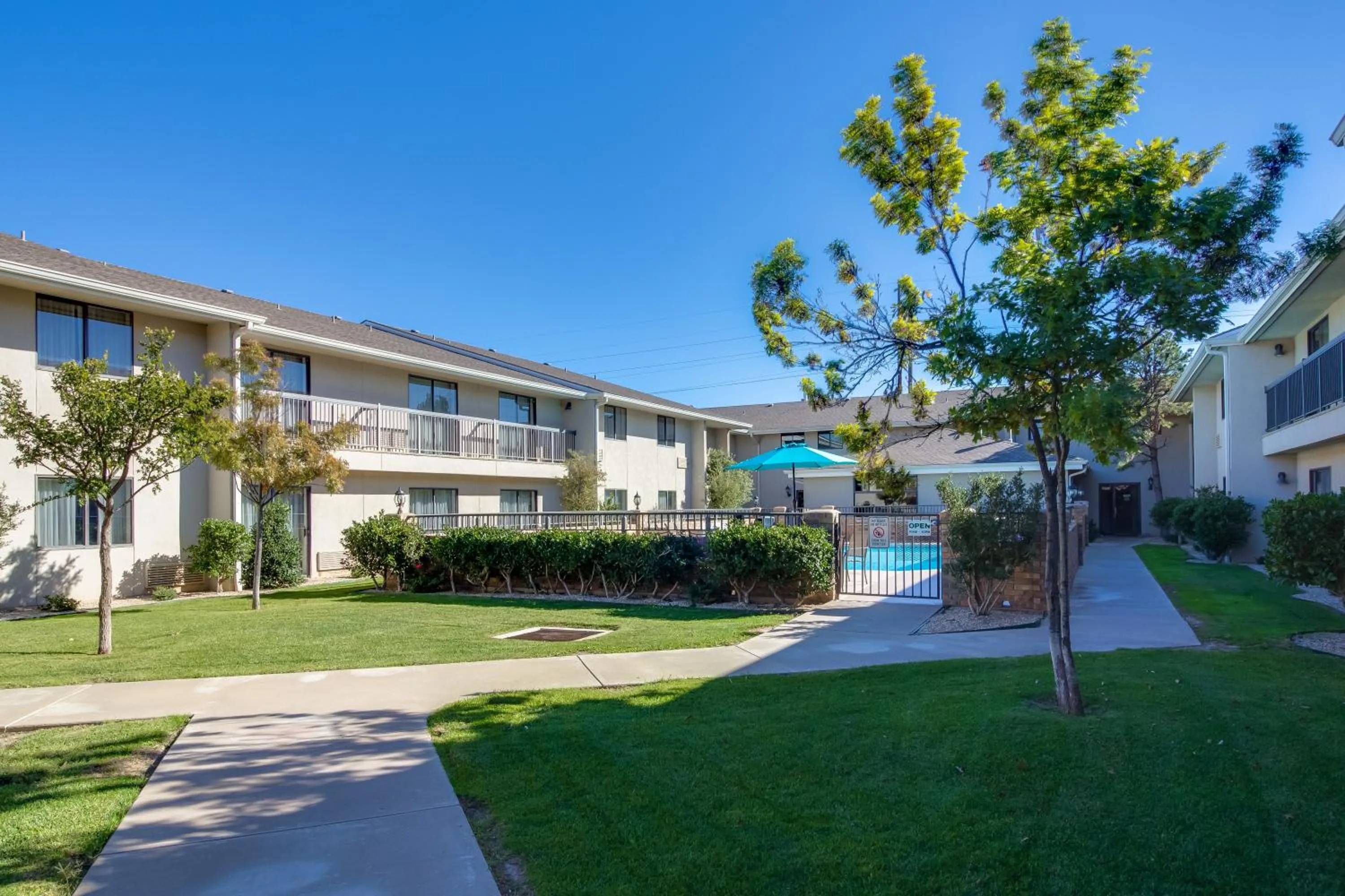 Garden in Ashmore Inn and Suites Lubbock