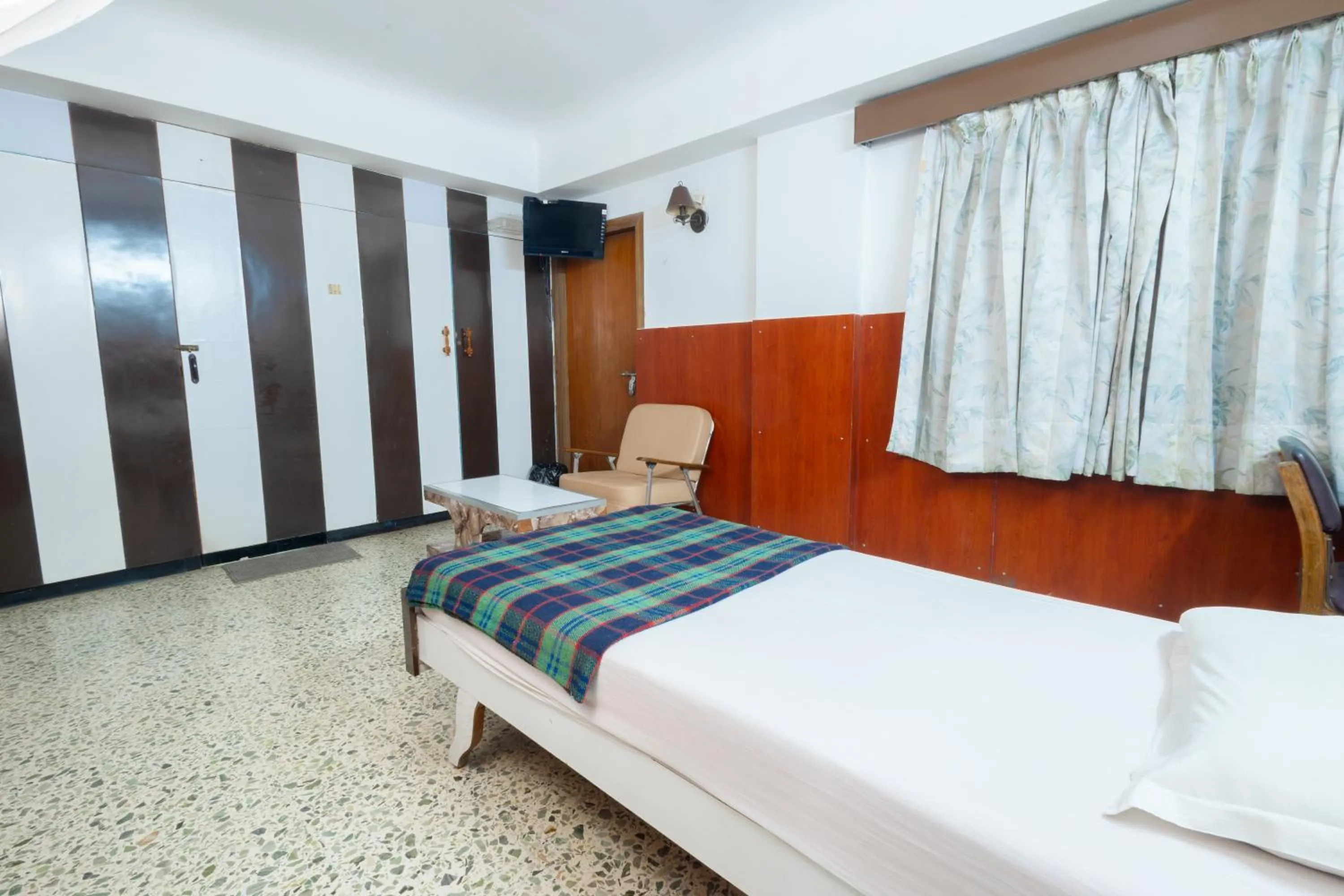 TV and multimedia, Bed in Hotel Srilakshmi