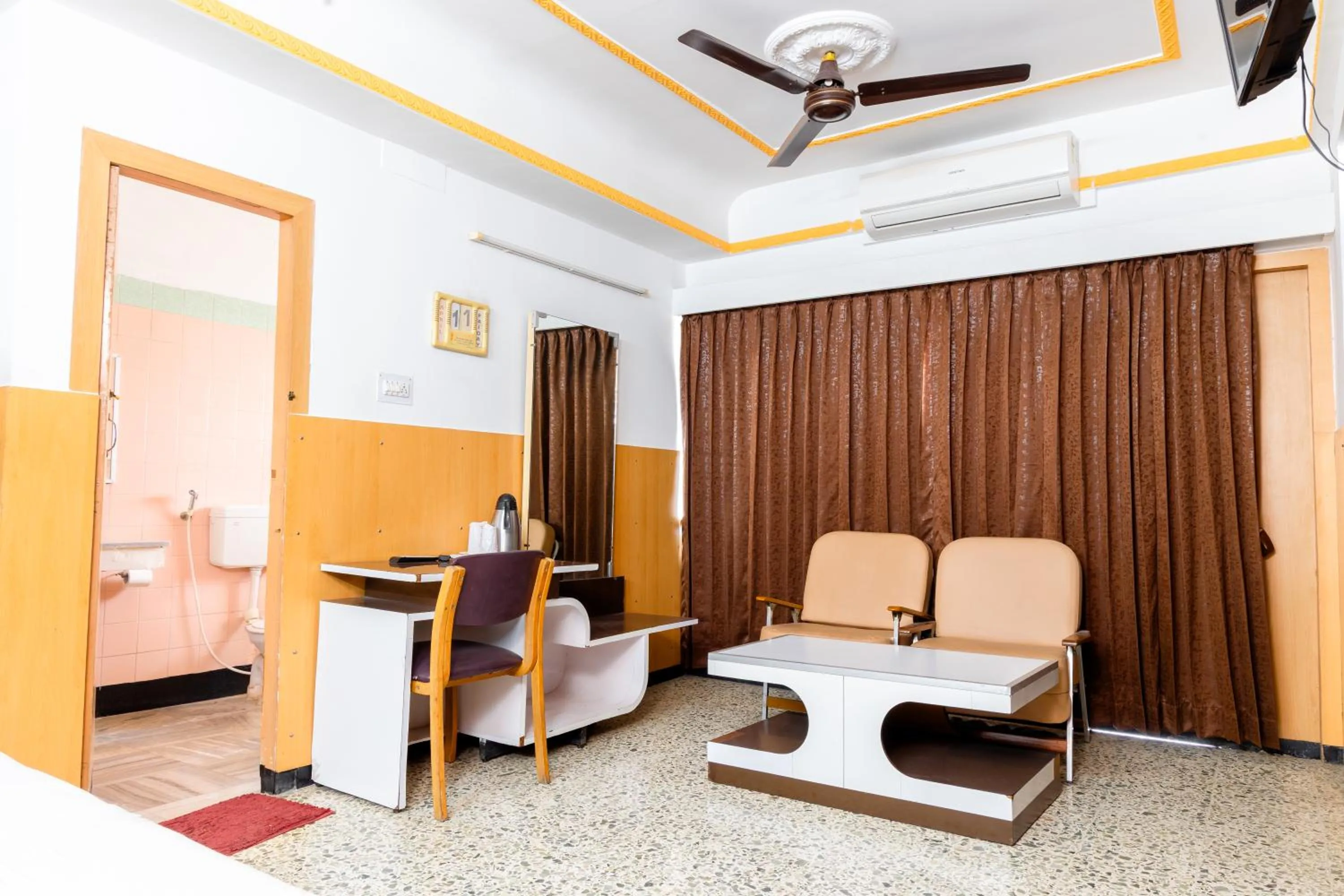 Bathroom in Hotel Srilakshmi