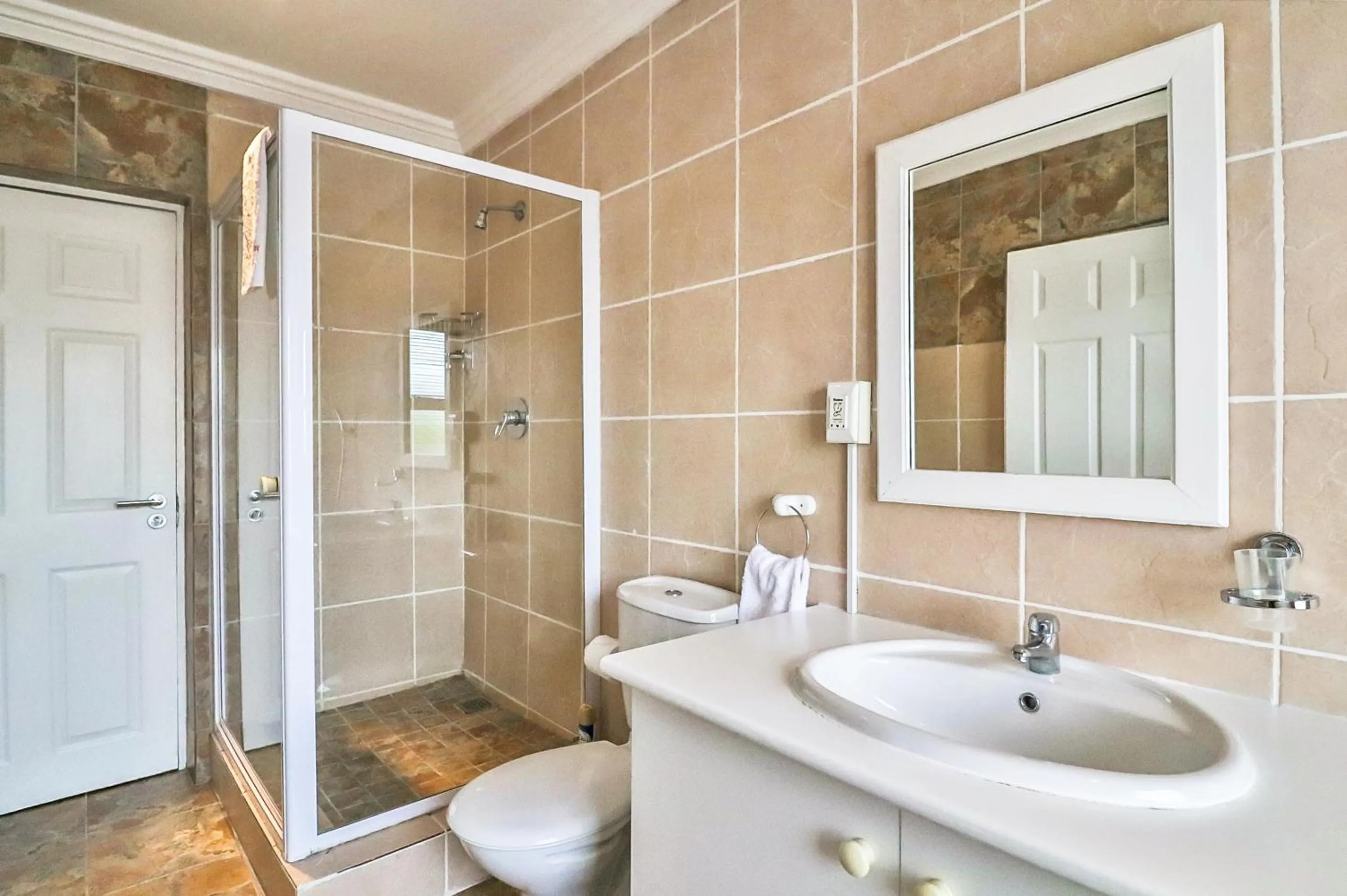 Bathroom in Kwantu Guesthouse 2