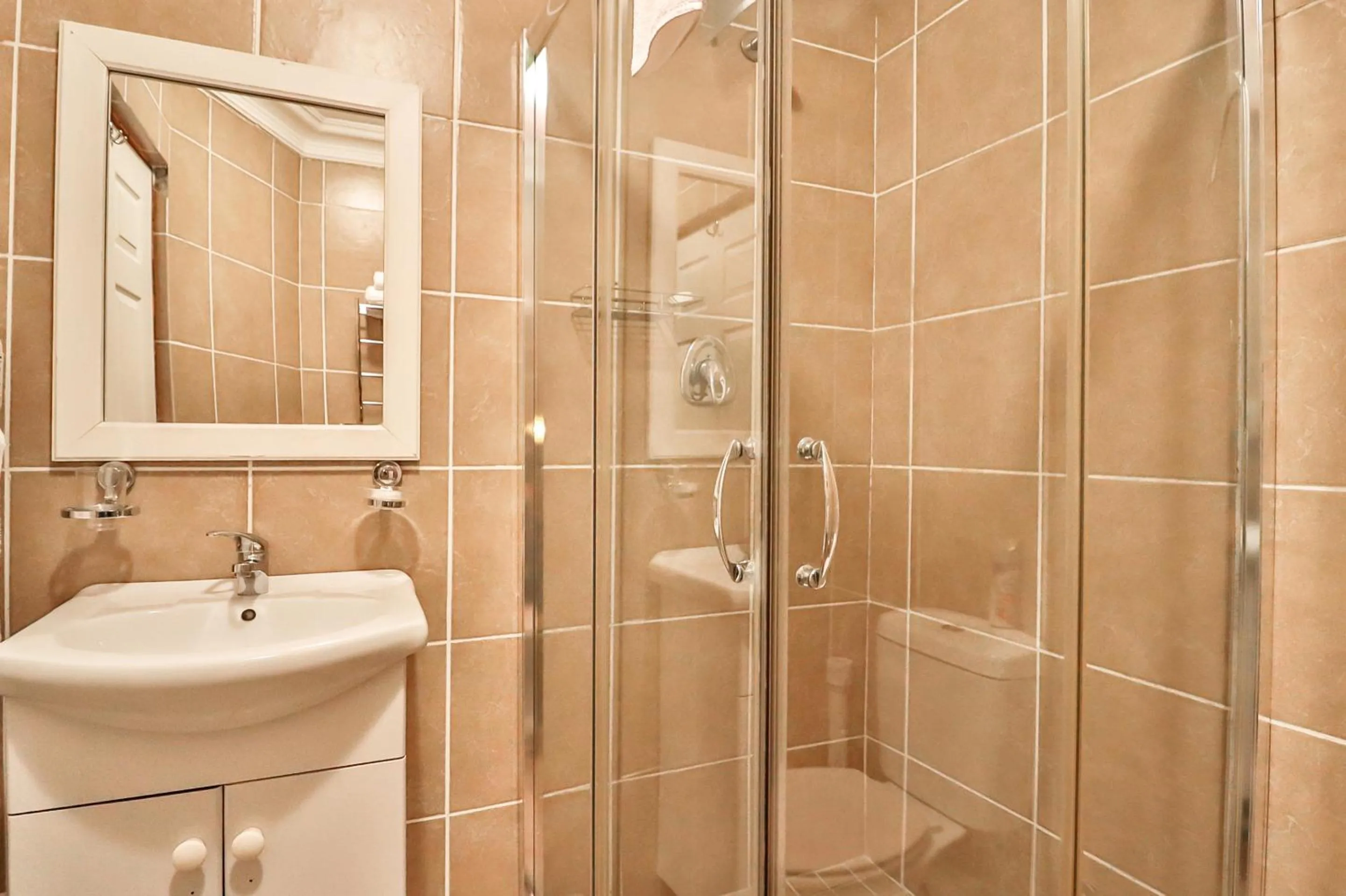 Bathroom in Kwantu Guesthouse 2