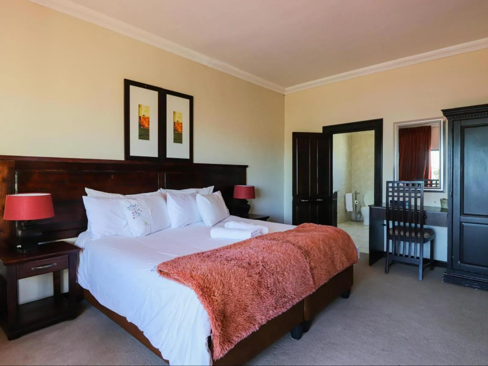 Photo of the whole room, Bed in Kwantu Guesthouse 2
