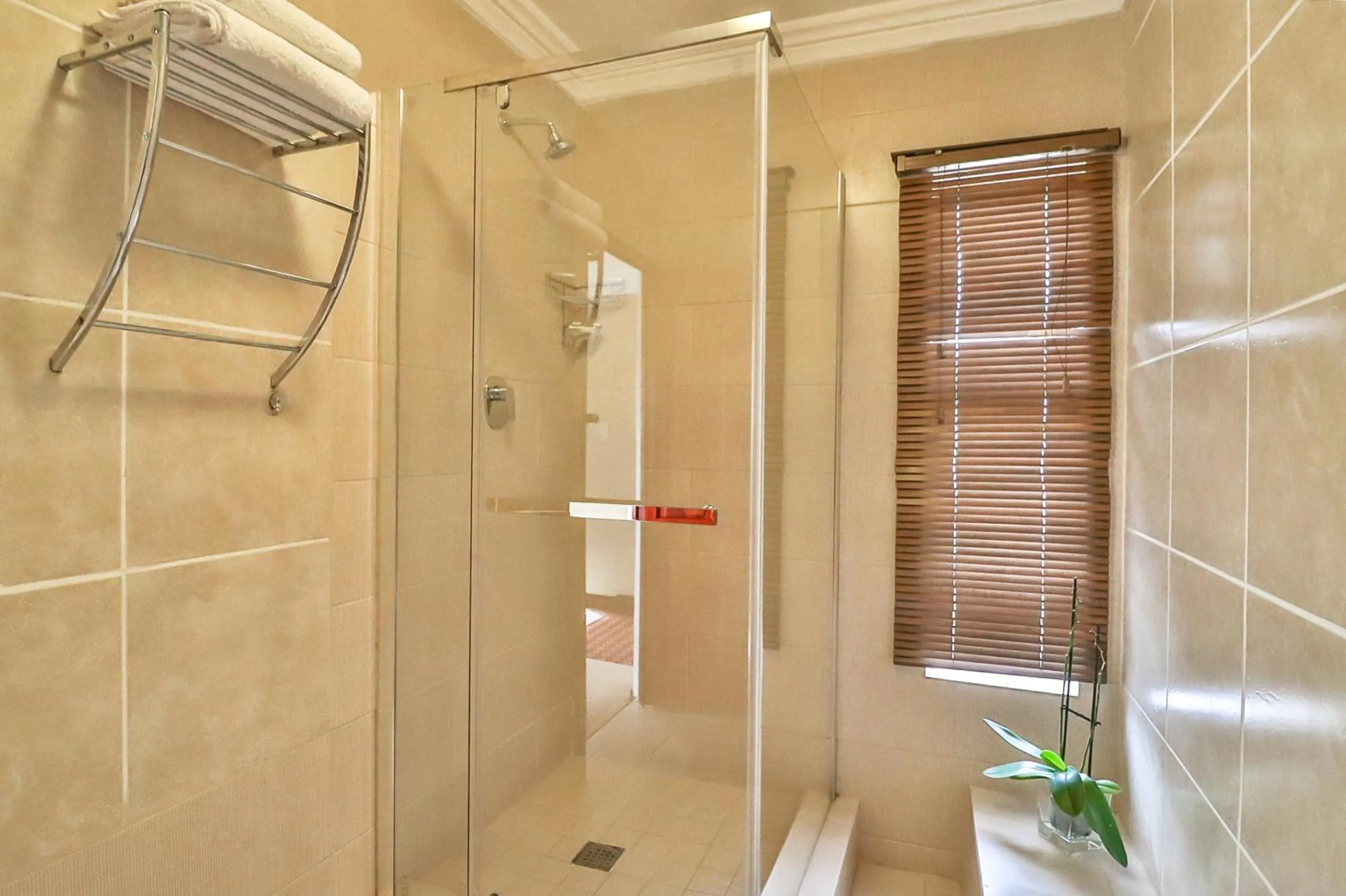 Bathroom in Kwantu Guesthouse 2
