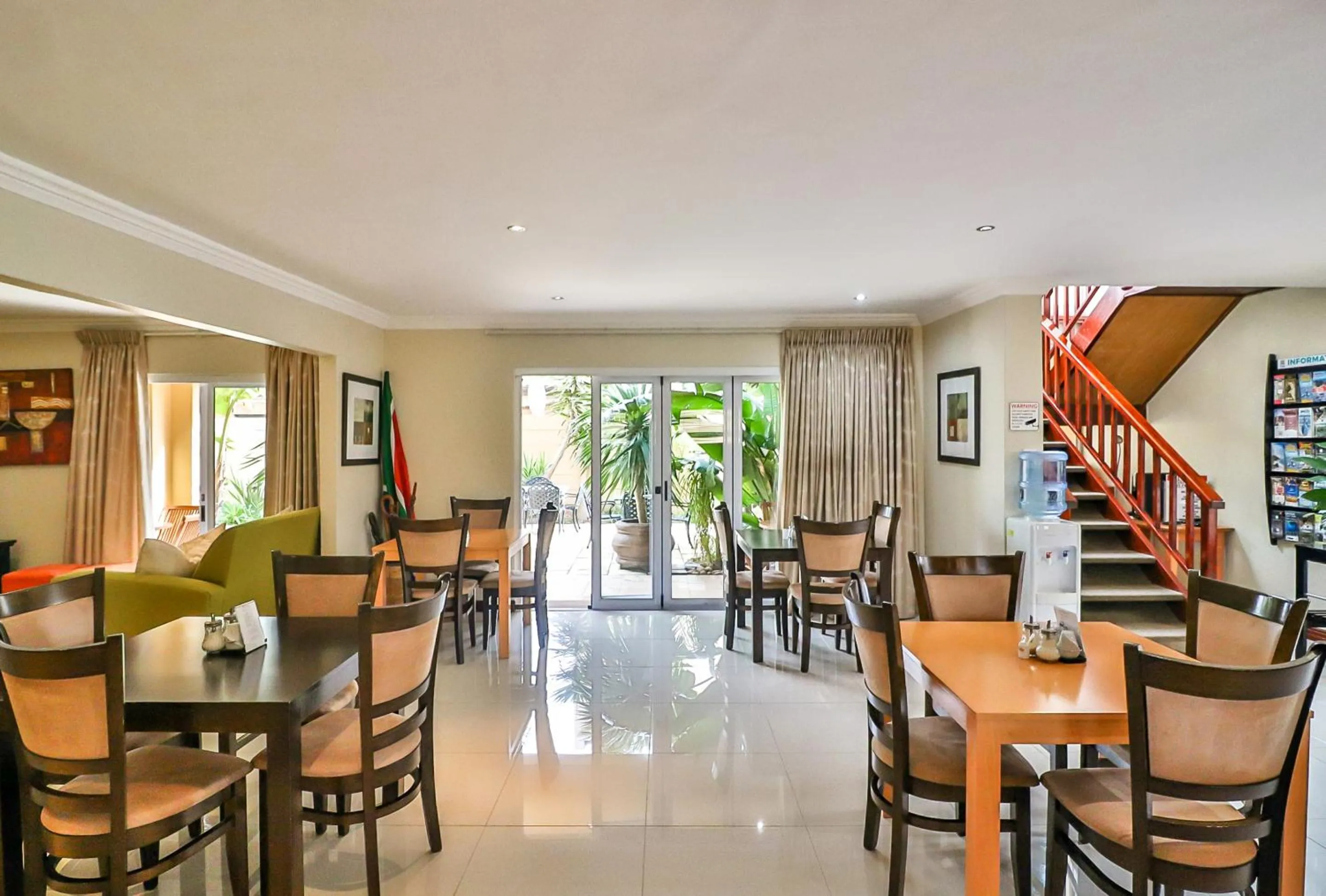 Dining area in Kwantu Guesthouse 2