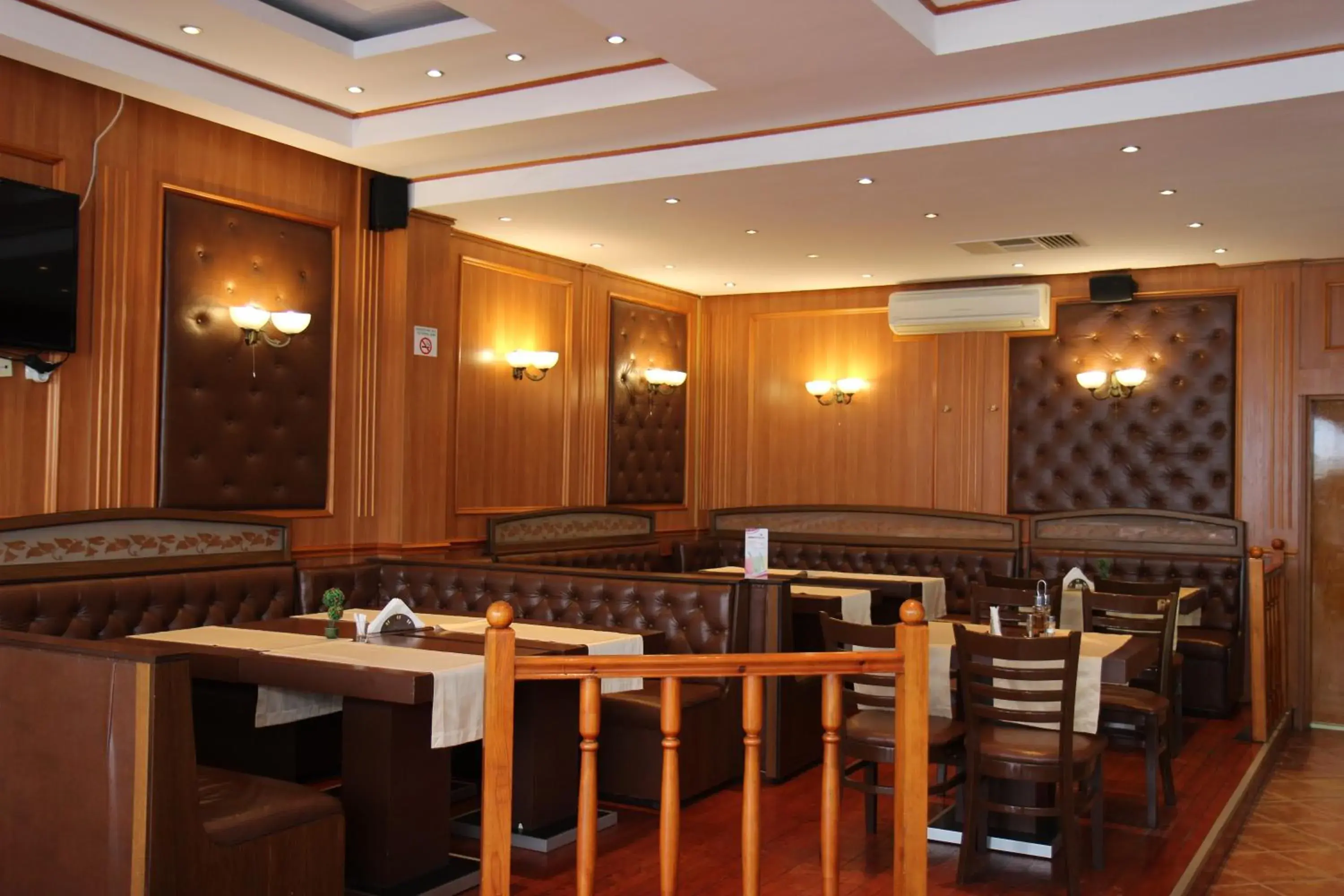 Restaurant/places to eat in Hotel Atol Restaurant/places to eat in Hotel Atol