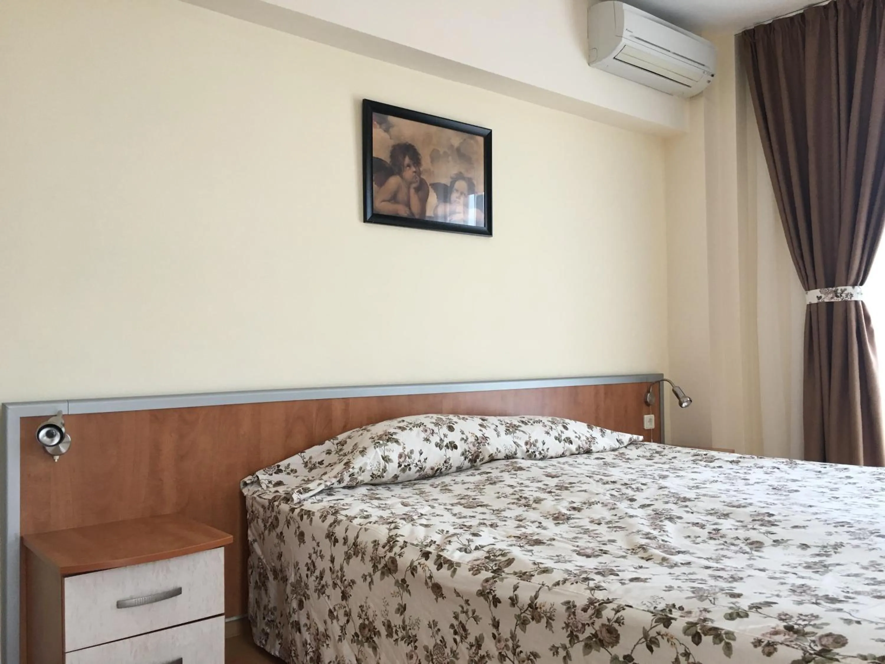 Photo of the whole room in Hotel Atol