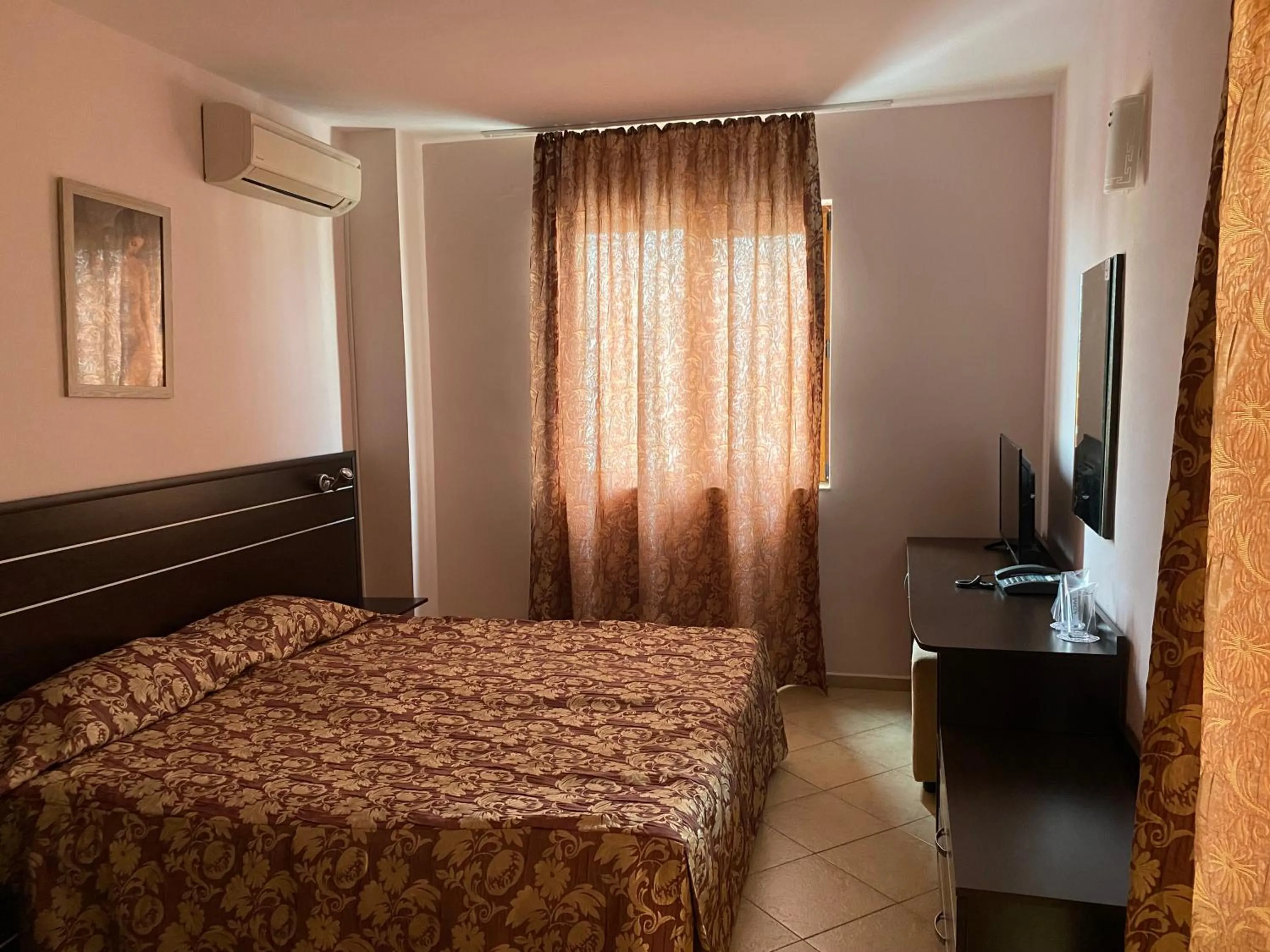 Photo of the whole room in Hotel Atol