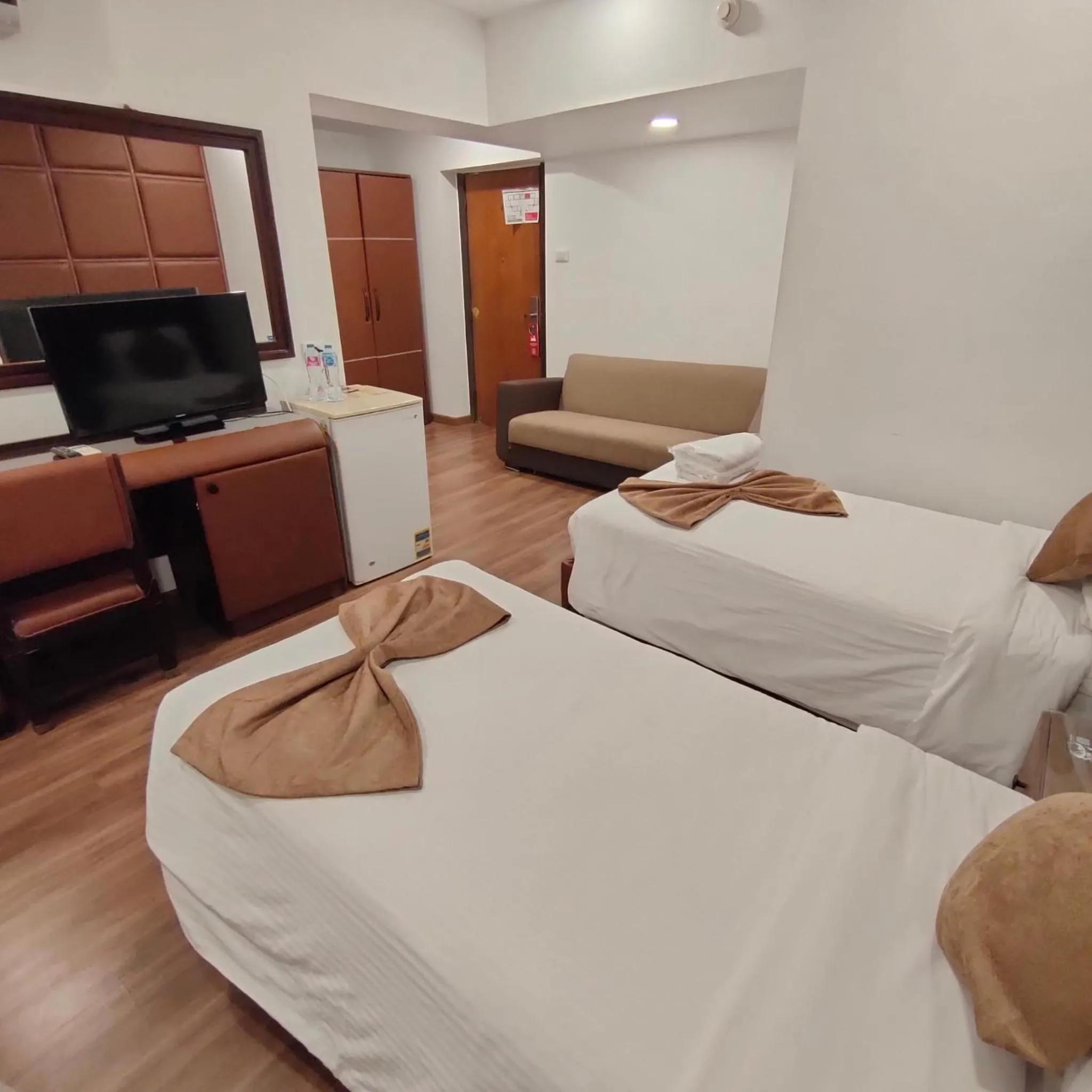 TV and multimedia, Bed in Pearl Hotel, Maadi