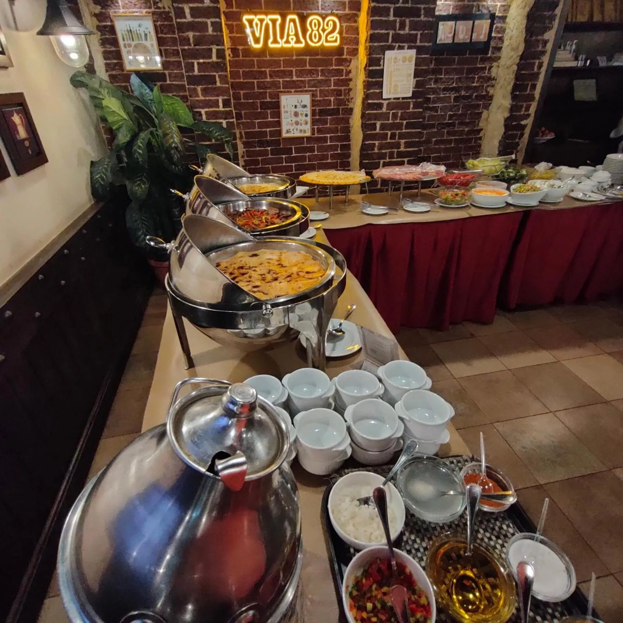 Restaurant/places to eat in Pearl Hotel, Maadi