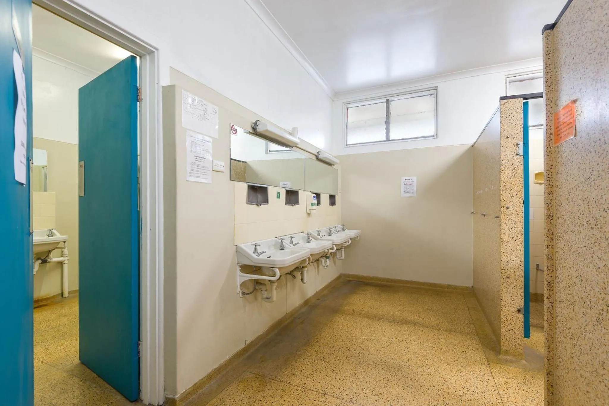 1849 Backpackers Albany