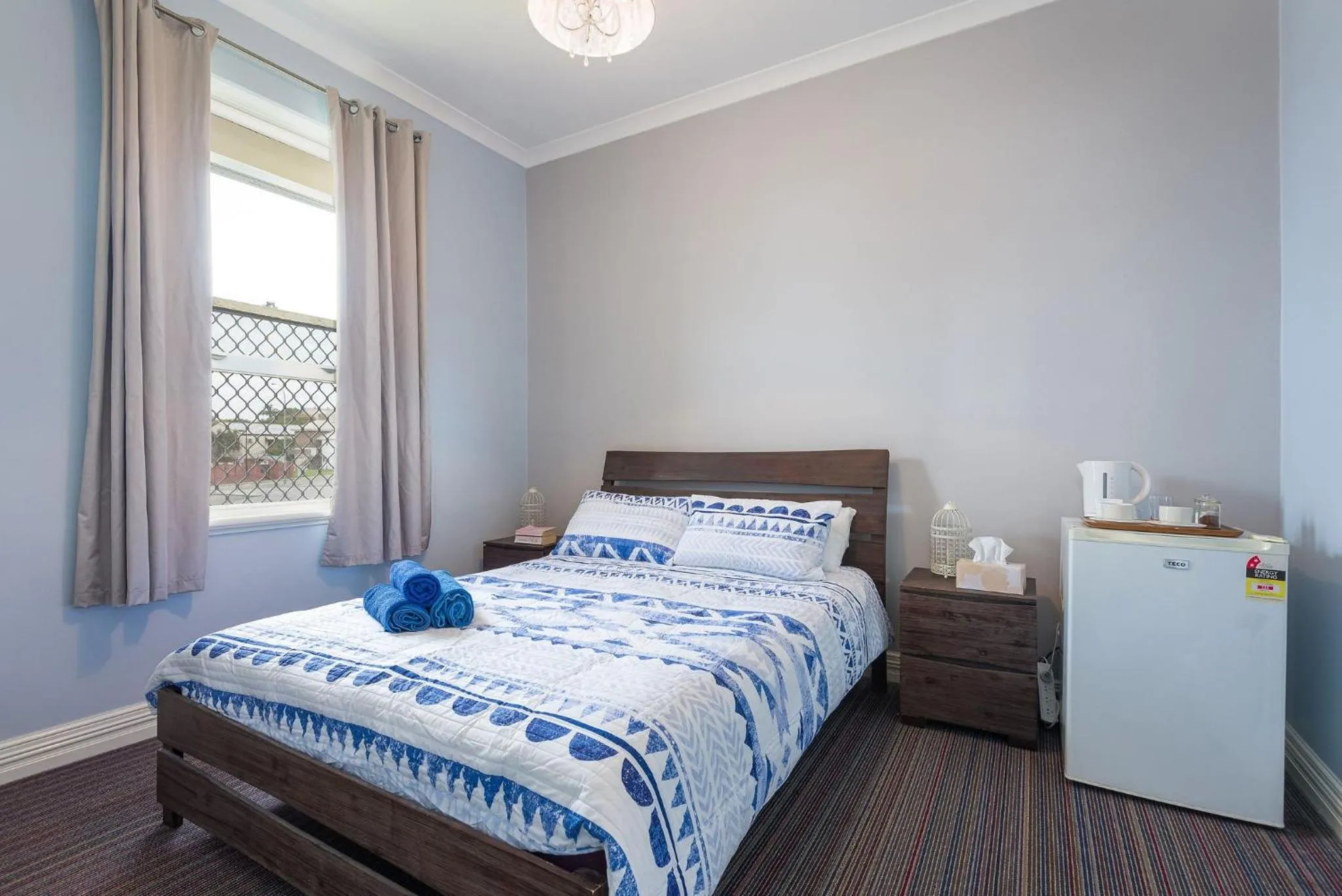 Bed in 1849 Backpackers Albany