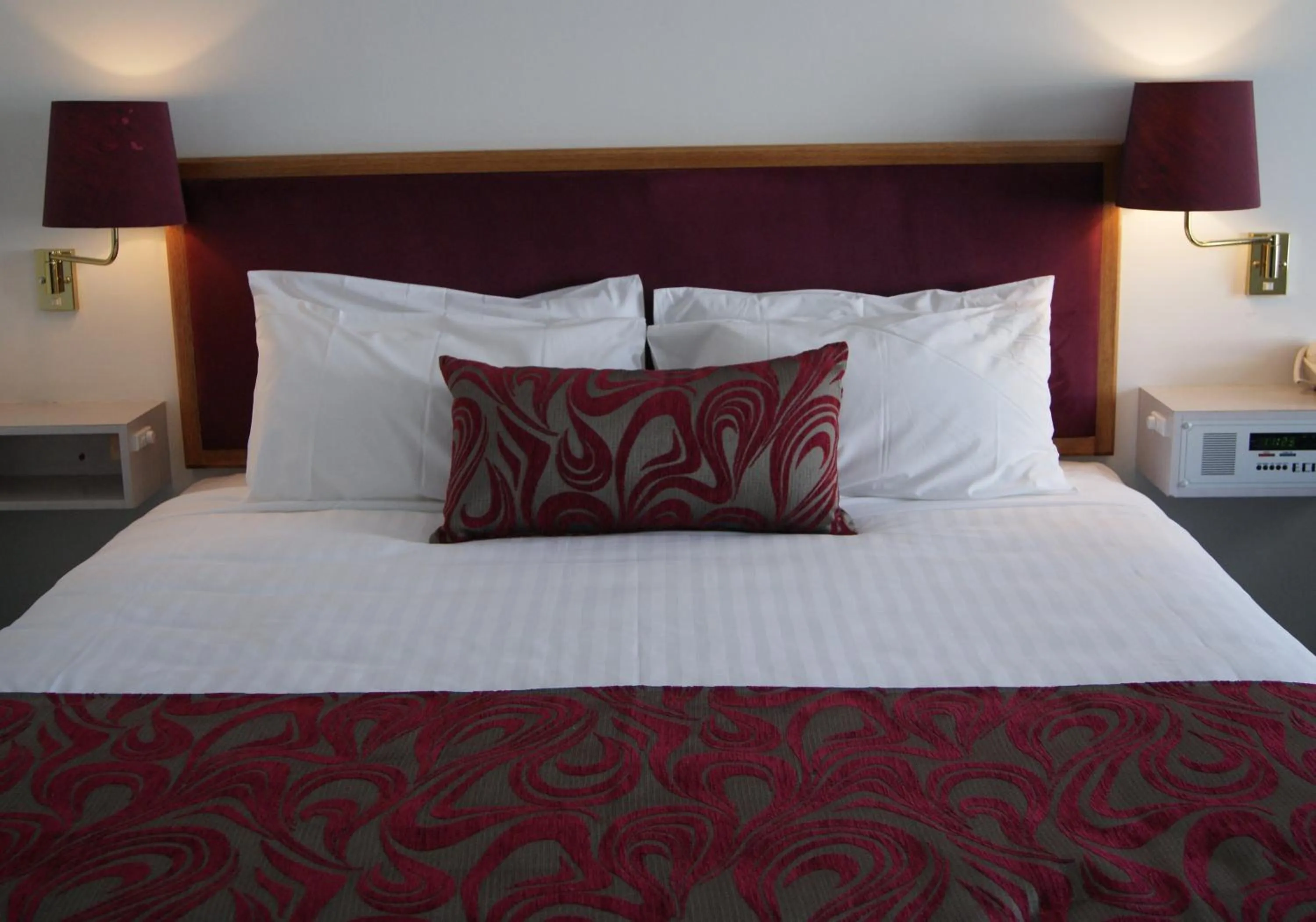 Bed in SureStay Hotel by Best Western The Clarence on Melville