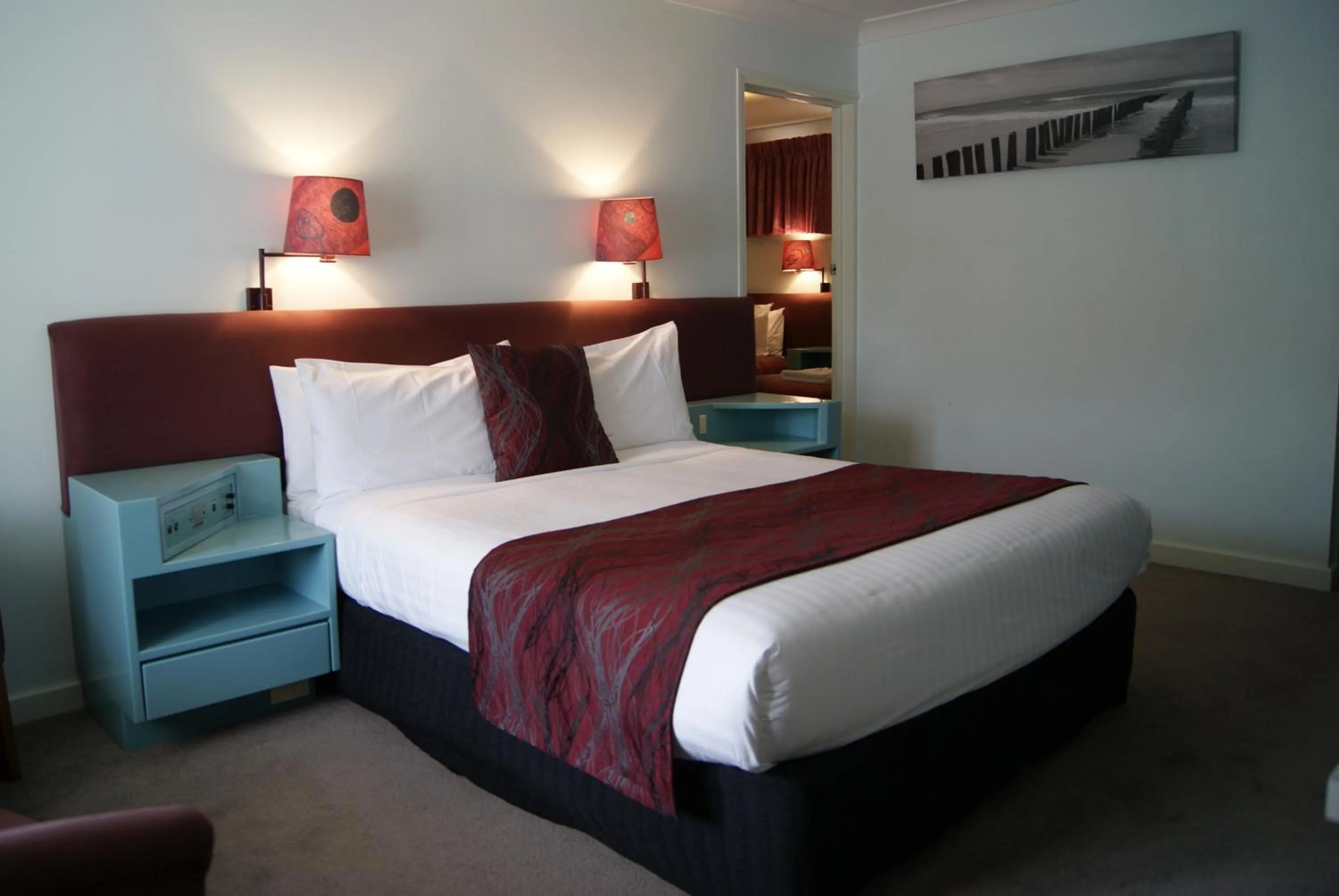 Bed in SureStay Hotel by Best Western The Clarence on Melville