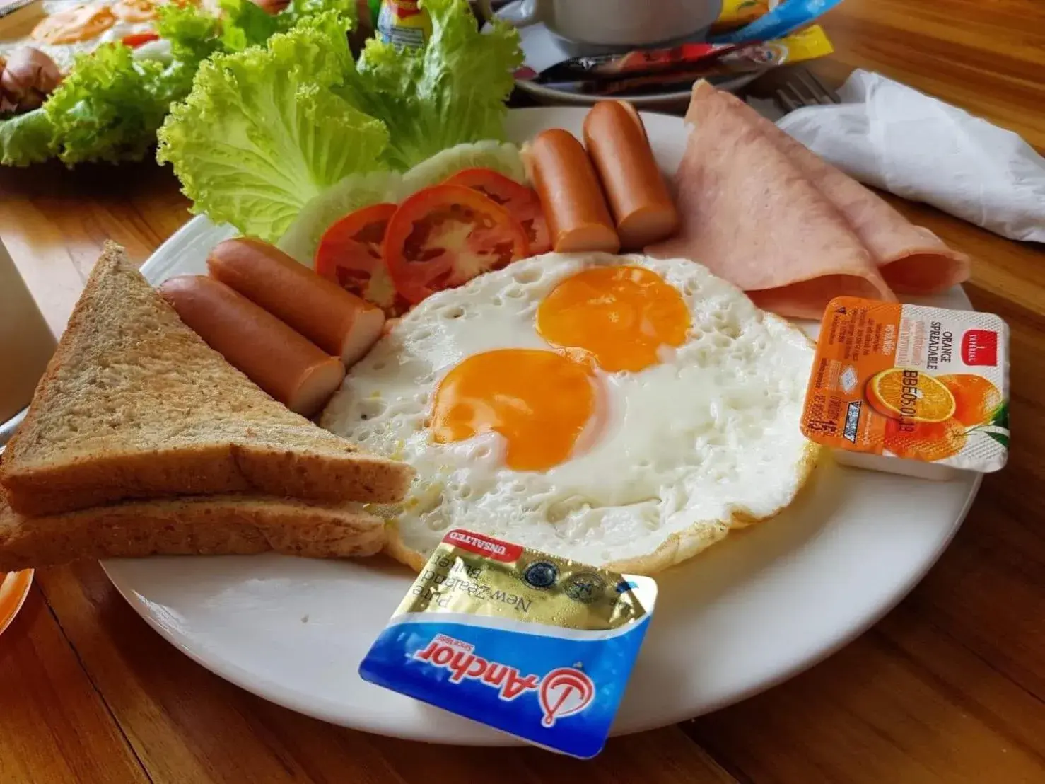 Breakfast in Charming Lipe Beach Resort Breakfast in Charming Lipe Beach Resort