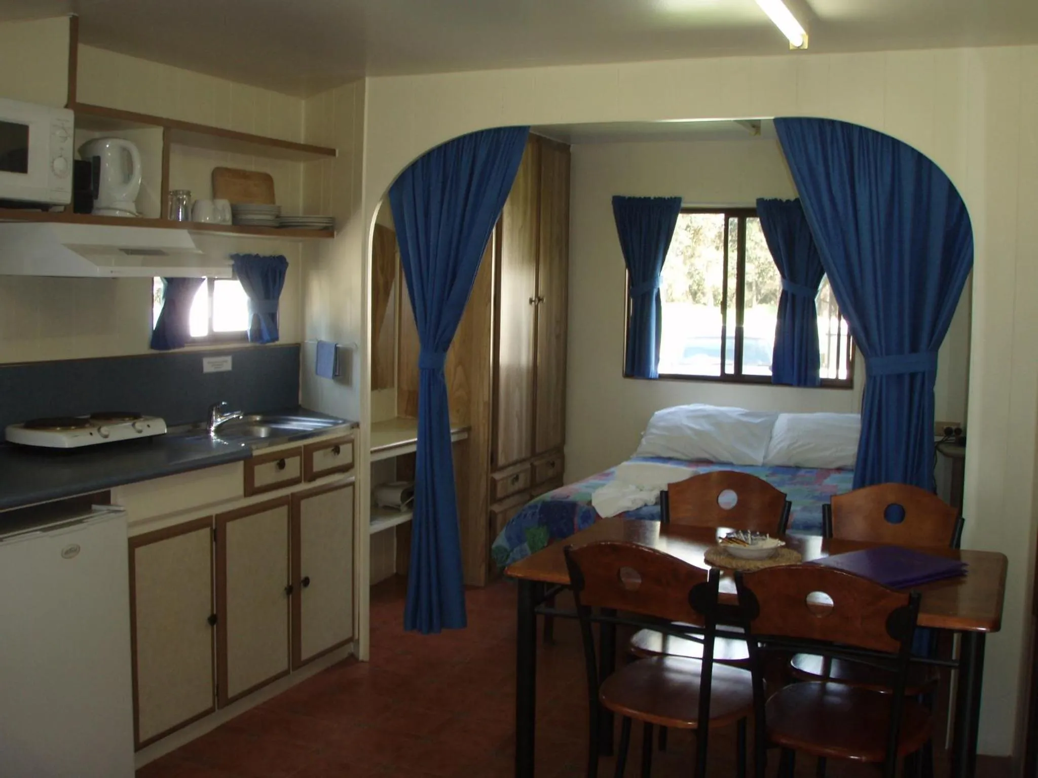 Photo of the whole room in Albany Holiday Park