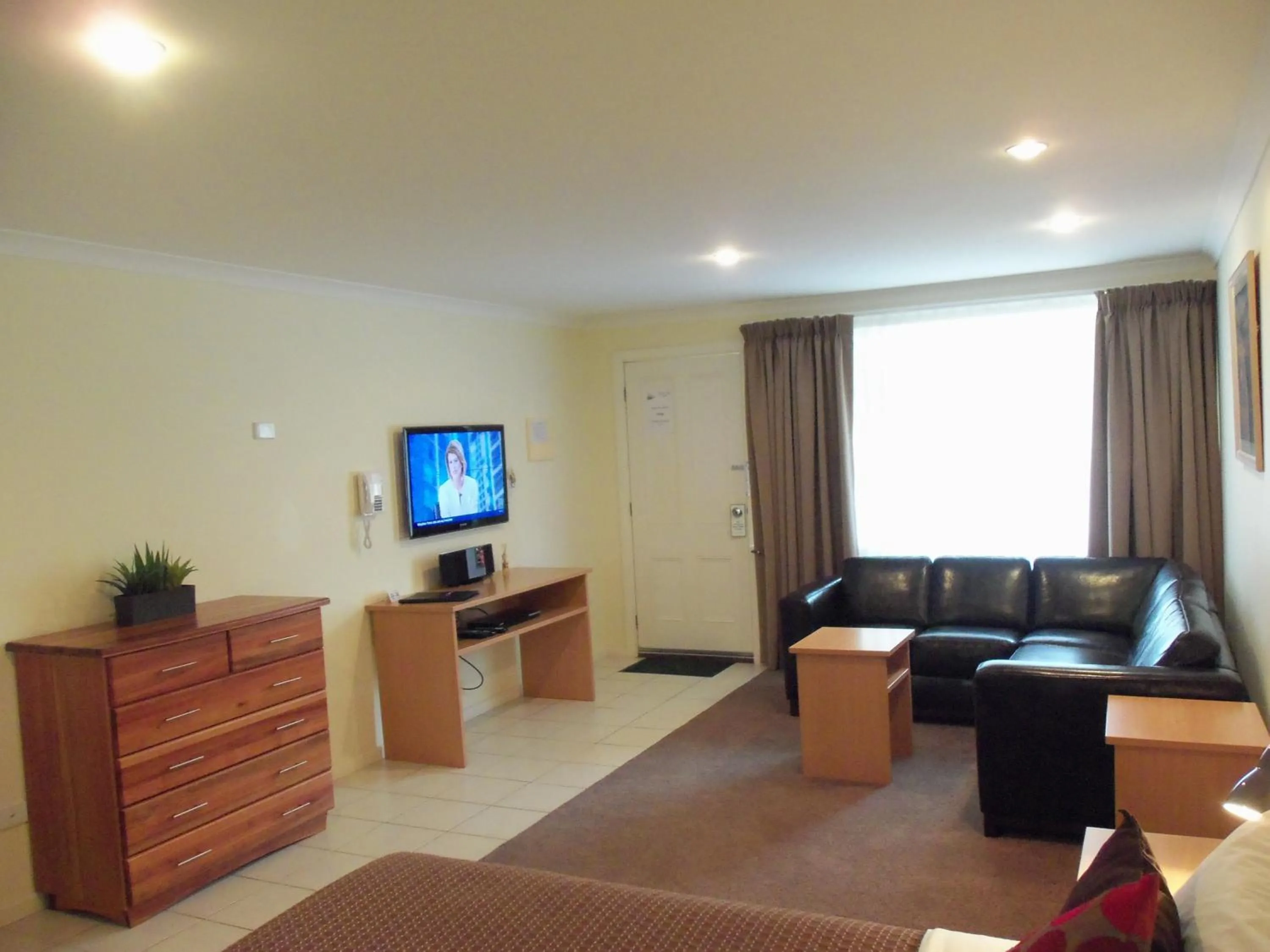 TV and multimedia in Emu Point Motel