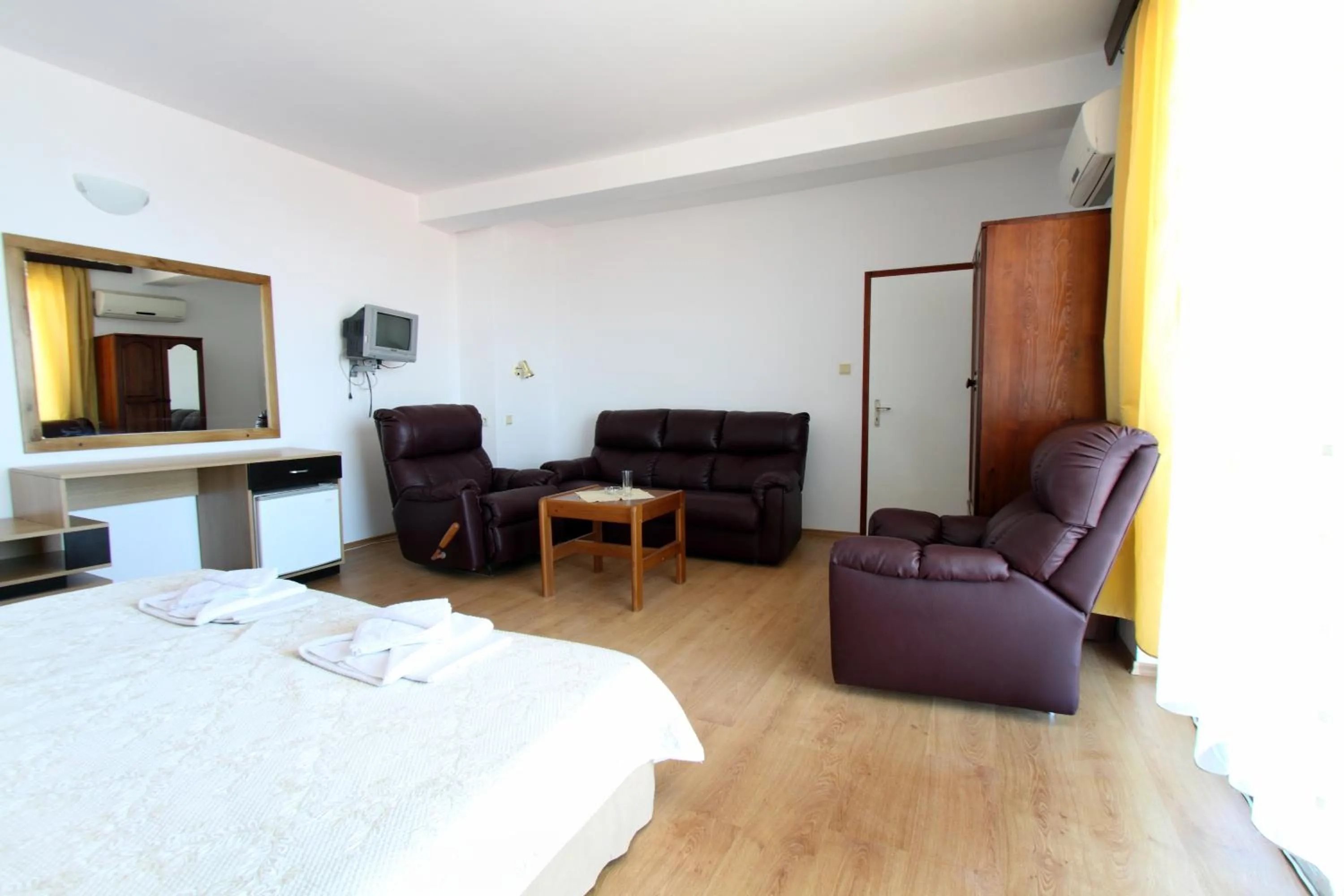 Bedroom, Bed in Family Hotel Verona