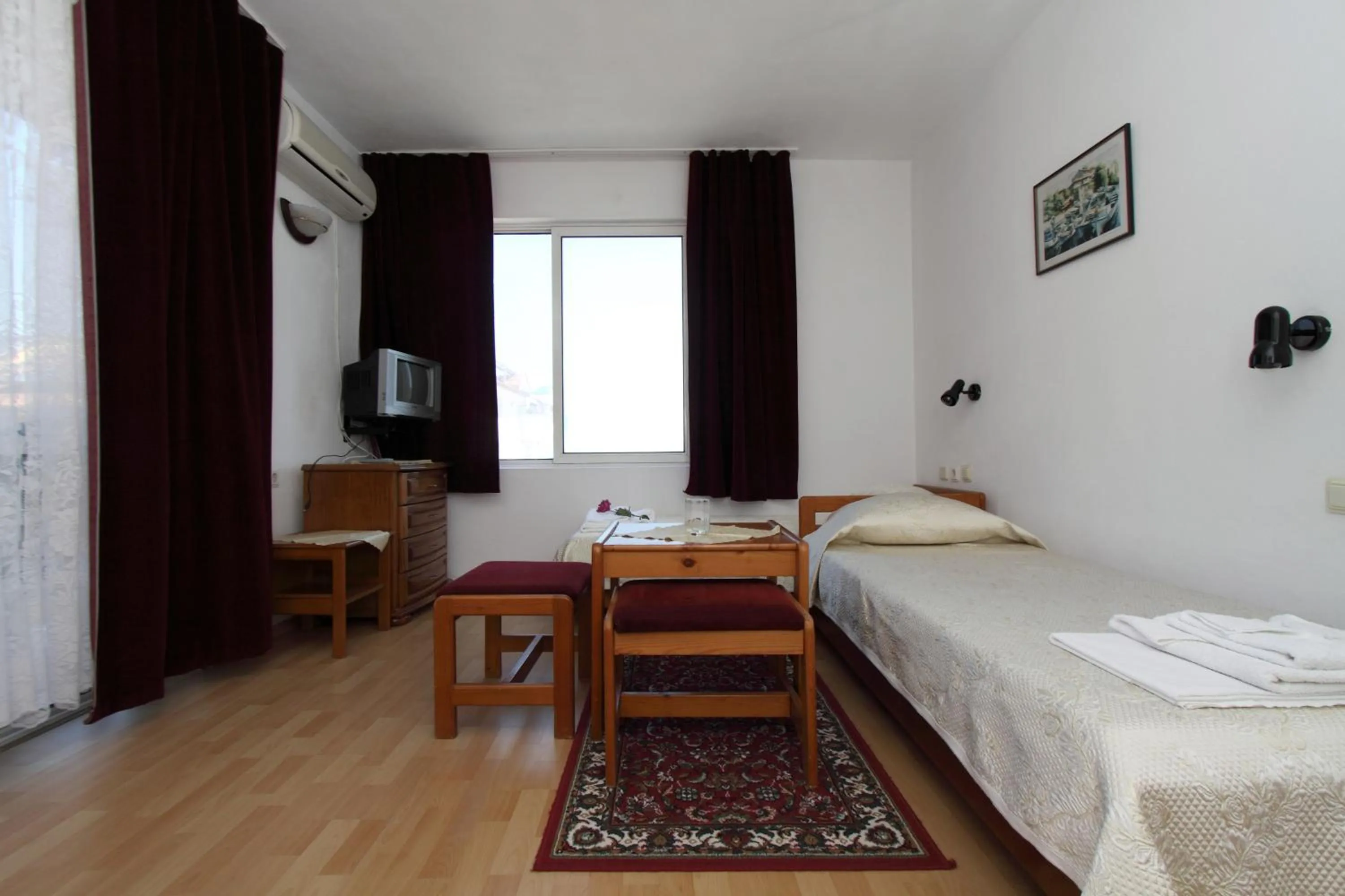 Bedroom, Bed in Family Hotel Verona