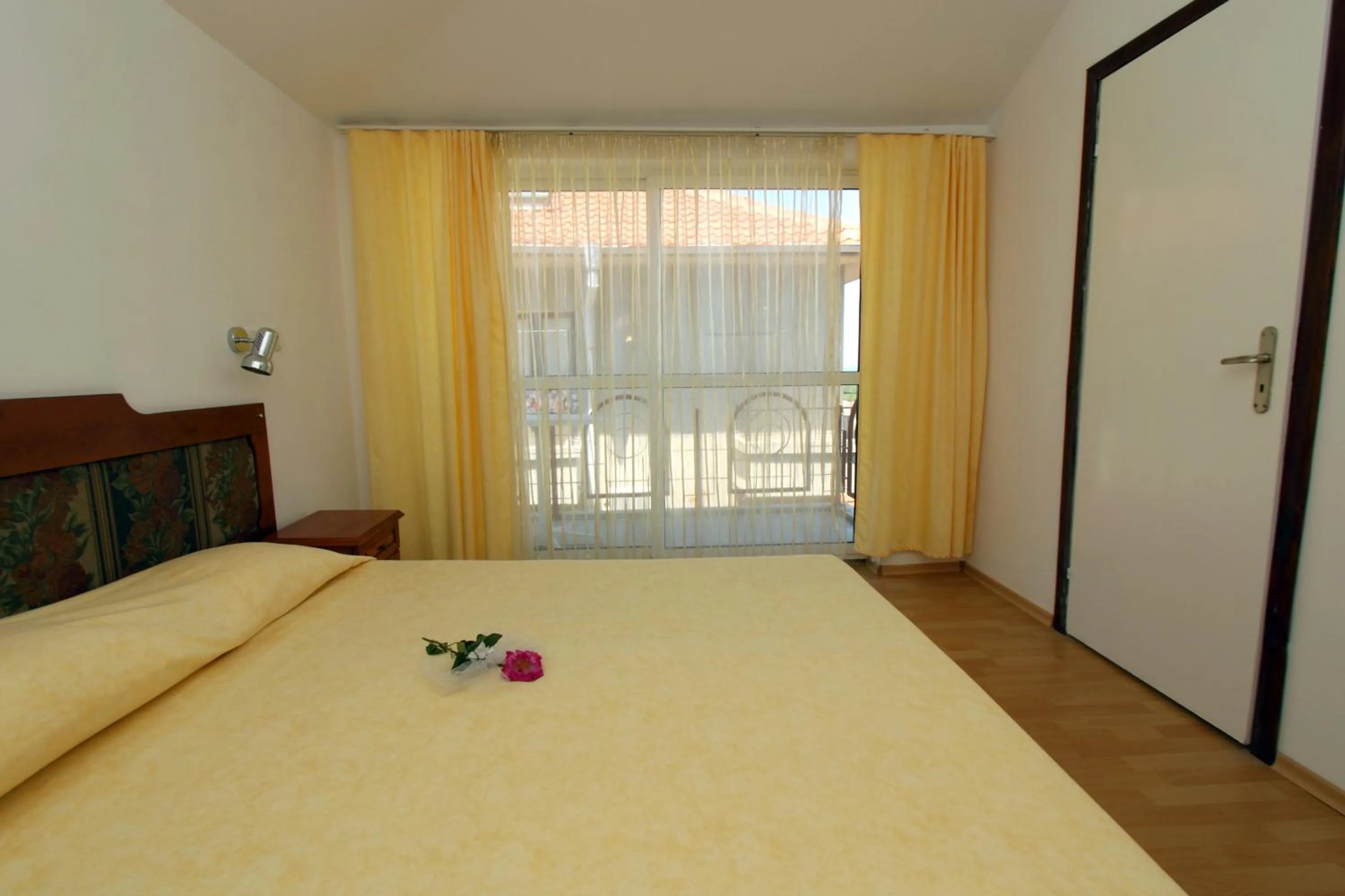 Photo of the whole room, Bed in Family Hotel Verona