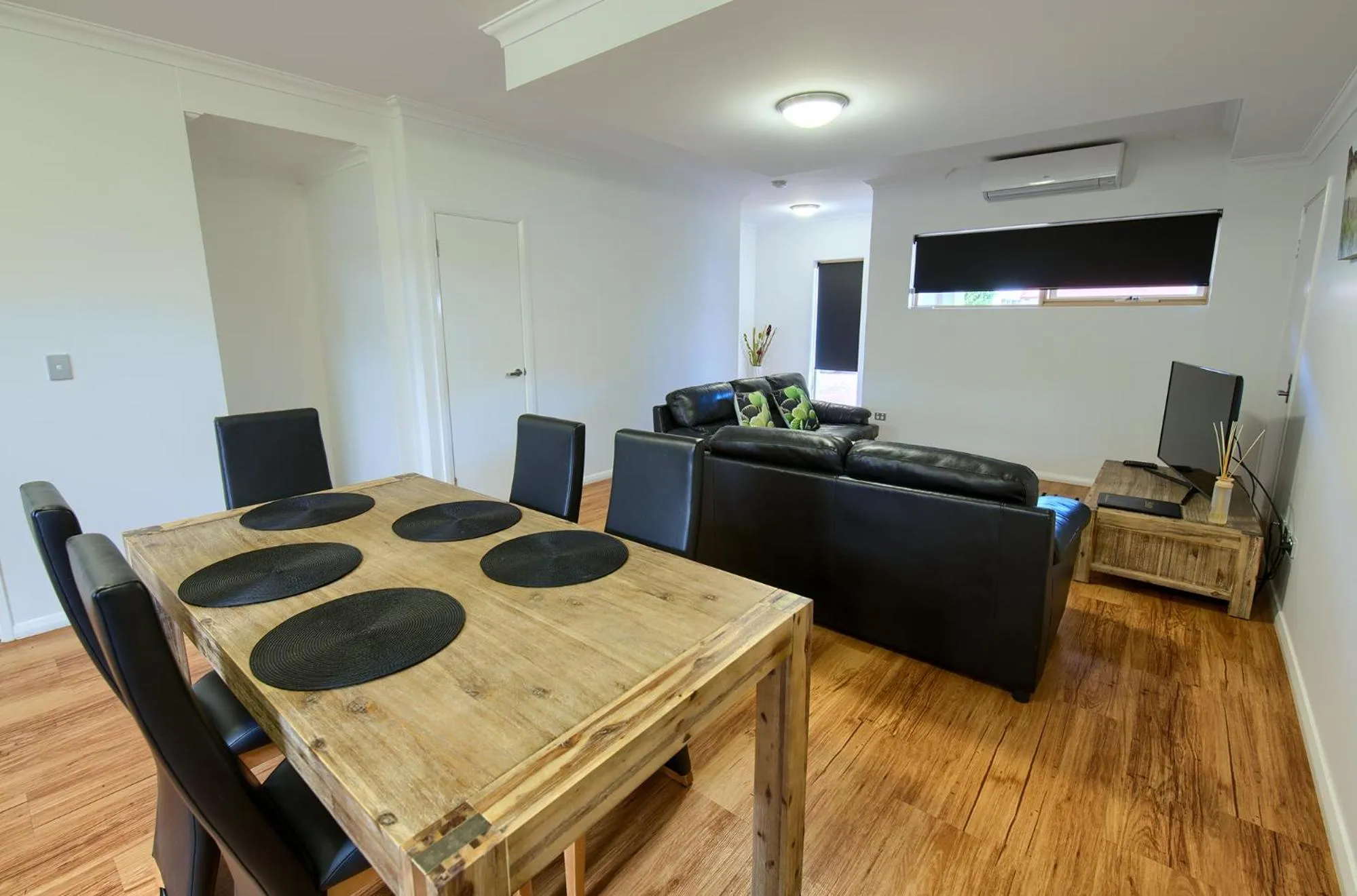 Dining area in Pelicans Albany Middleton Beach