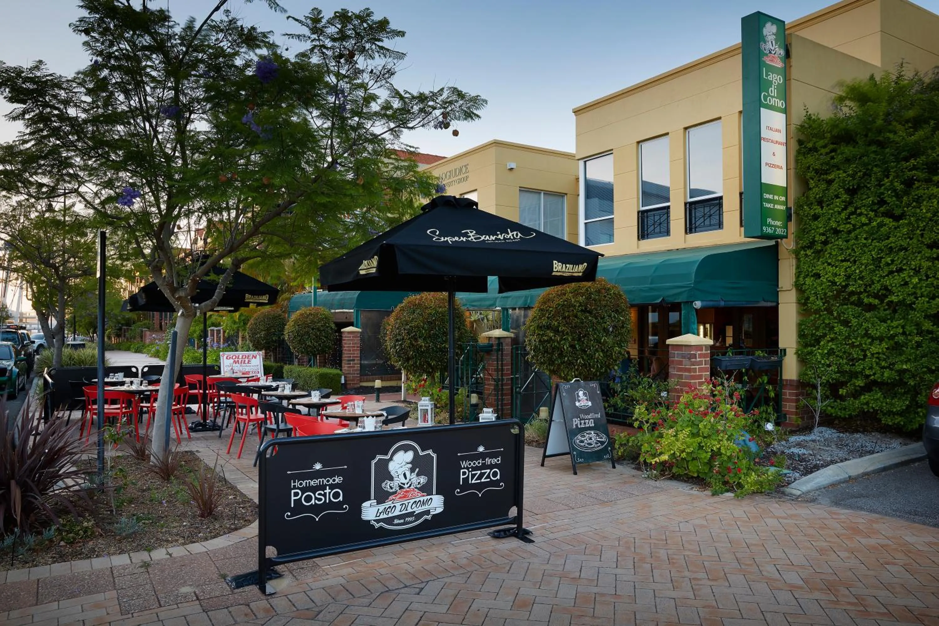 Restaurant/places to eat in Windsor Lodge