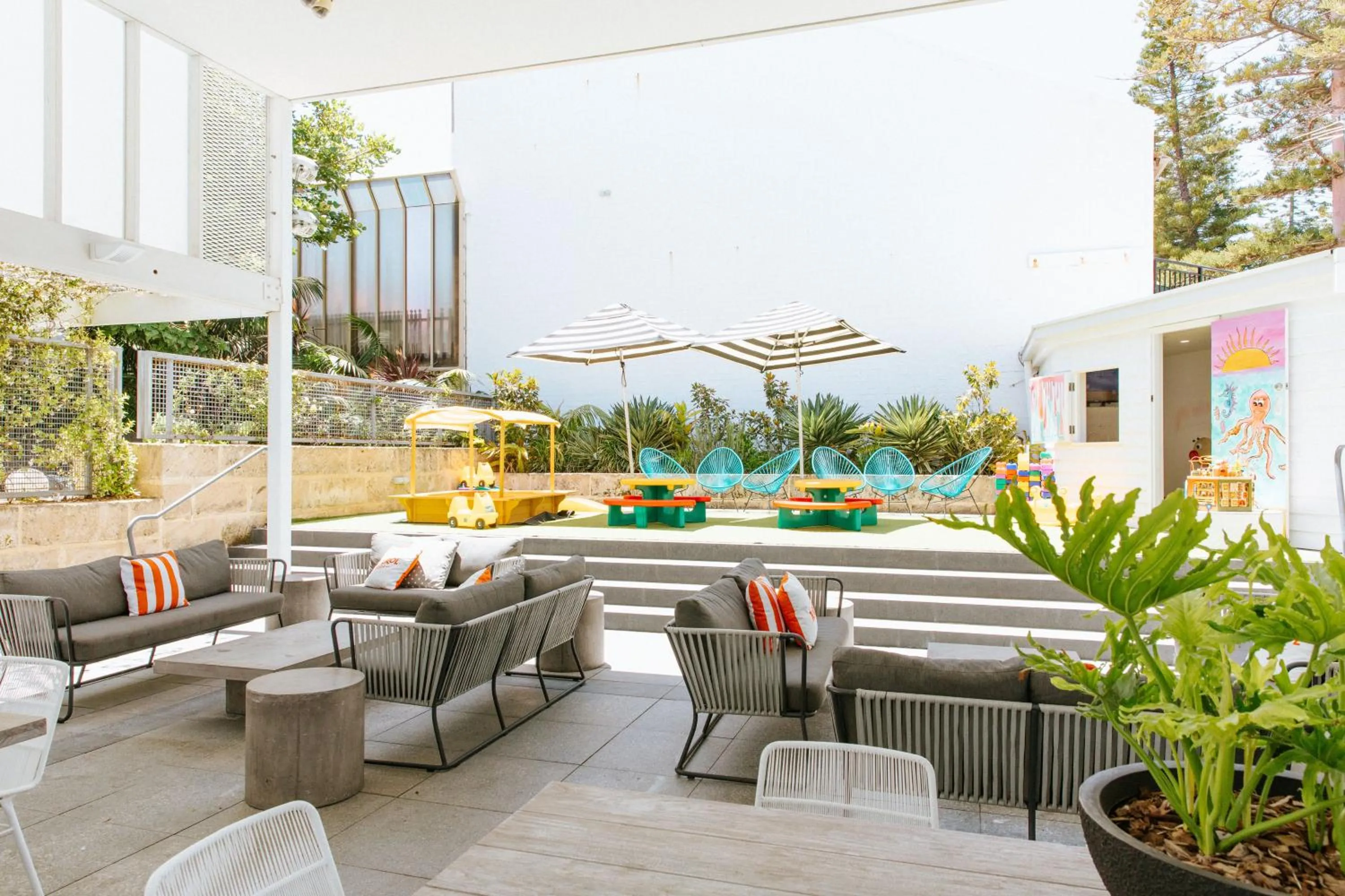 Restaurant/places to eat in Cottesloe Beach Hotel