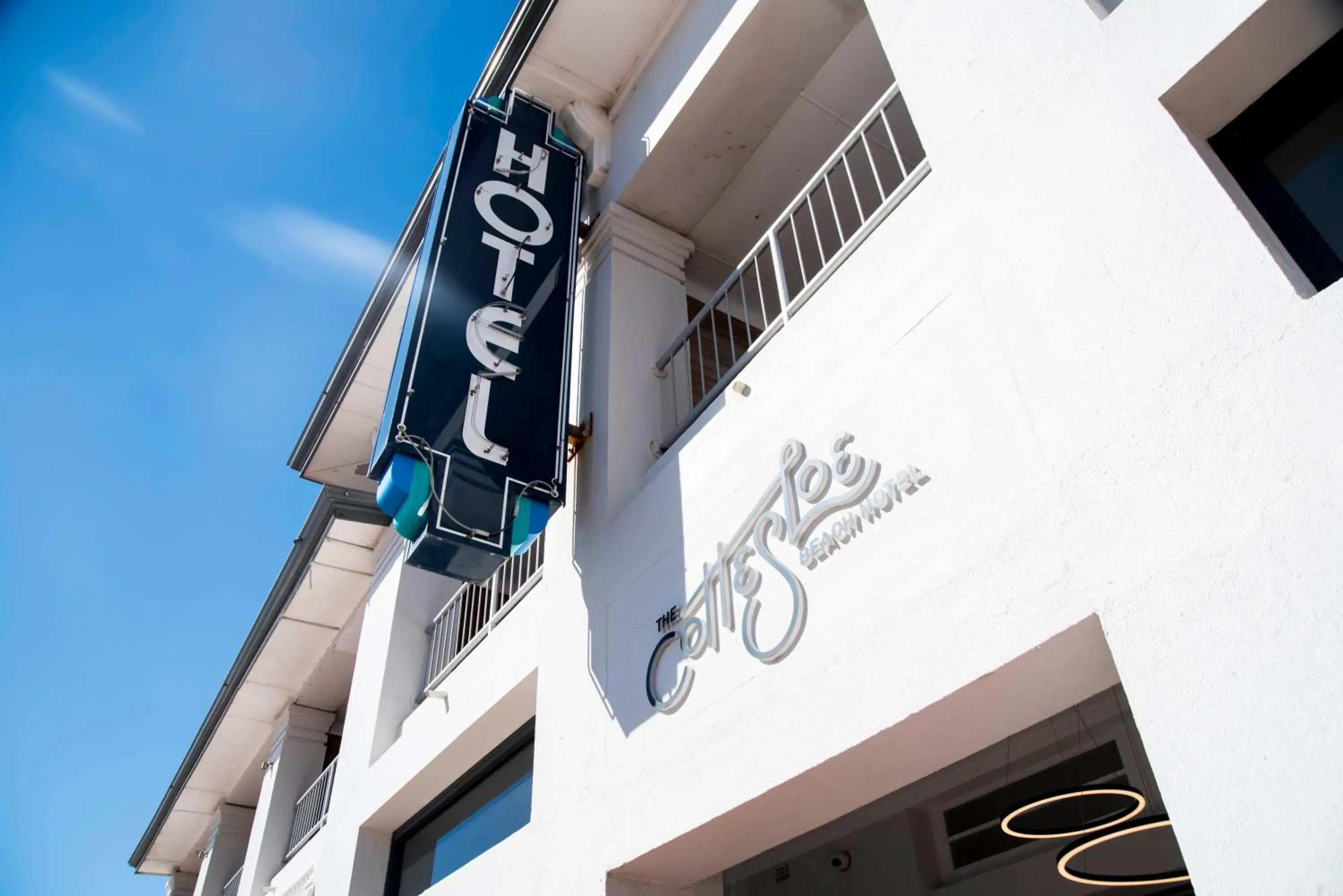 Property building in Cottesloe Beach Hotel Property building in Cottesloe Beach Hotel