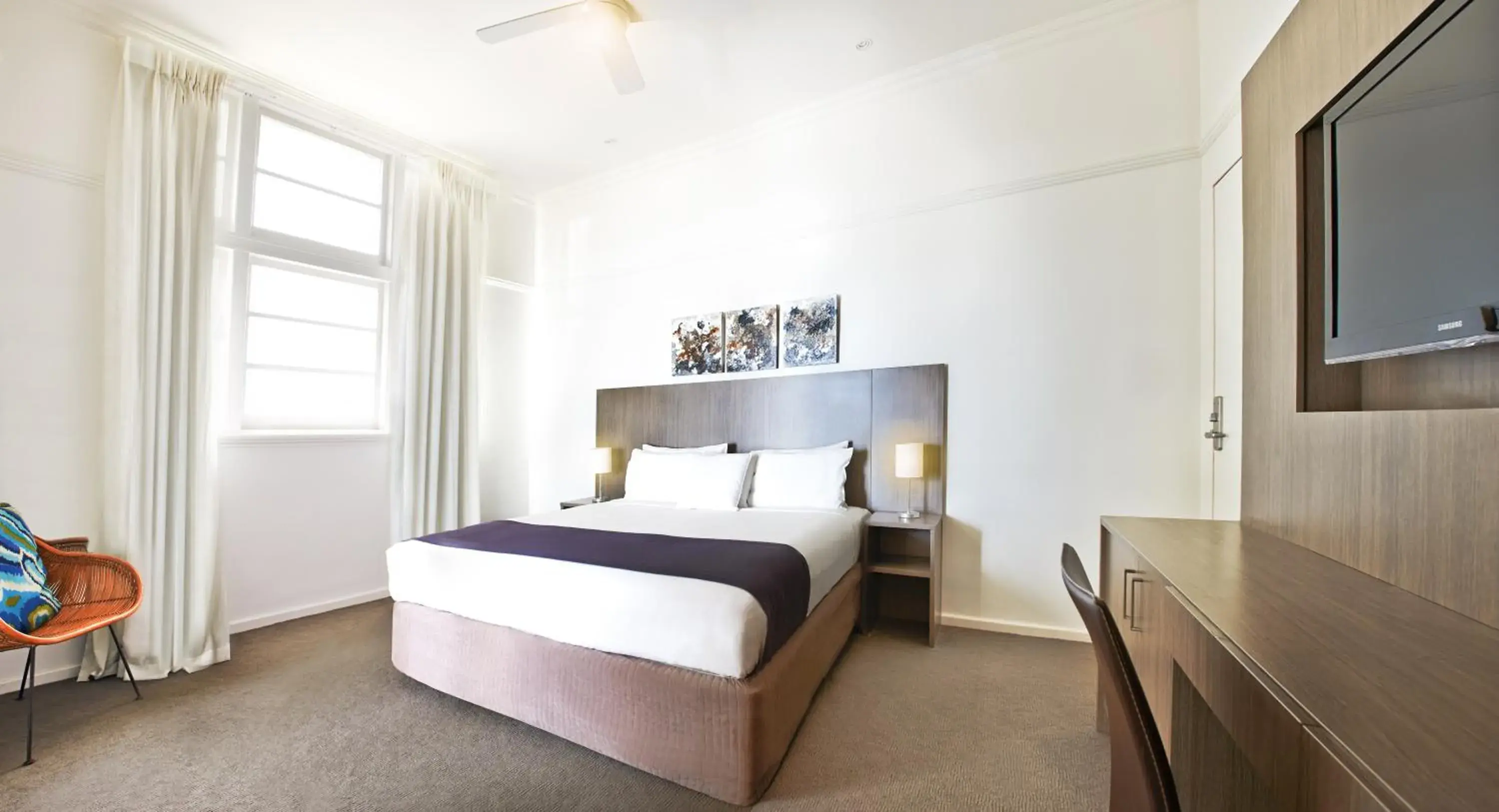 Photo of the whole room, Bed in Cottesloe Beach Hotel