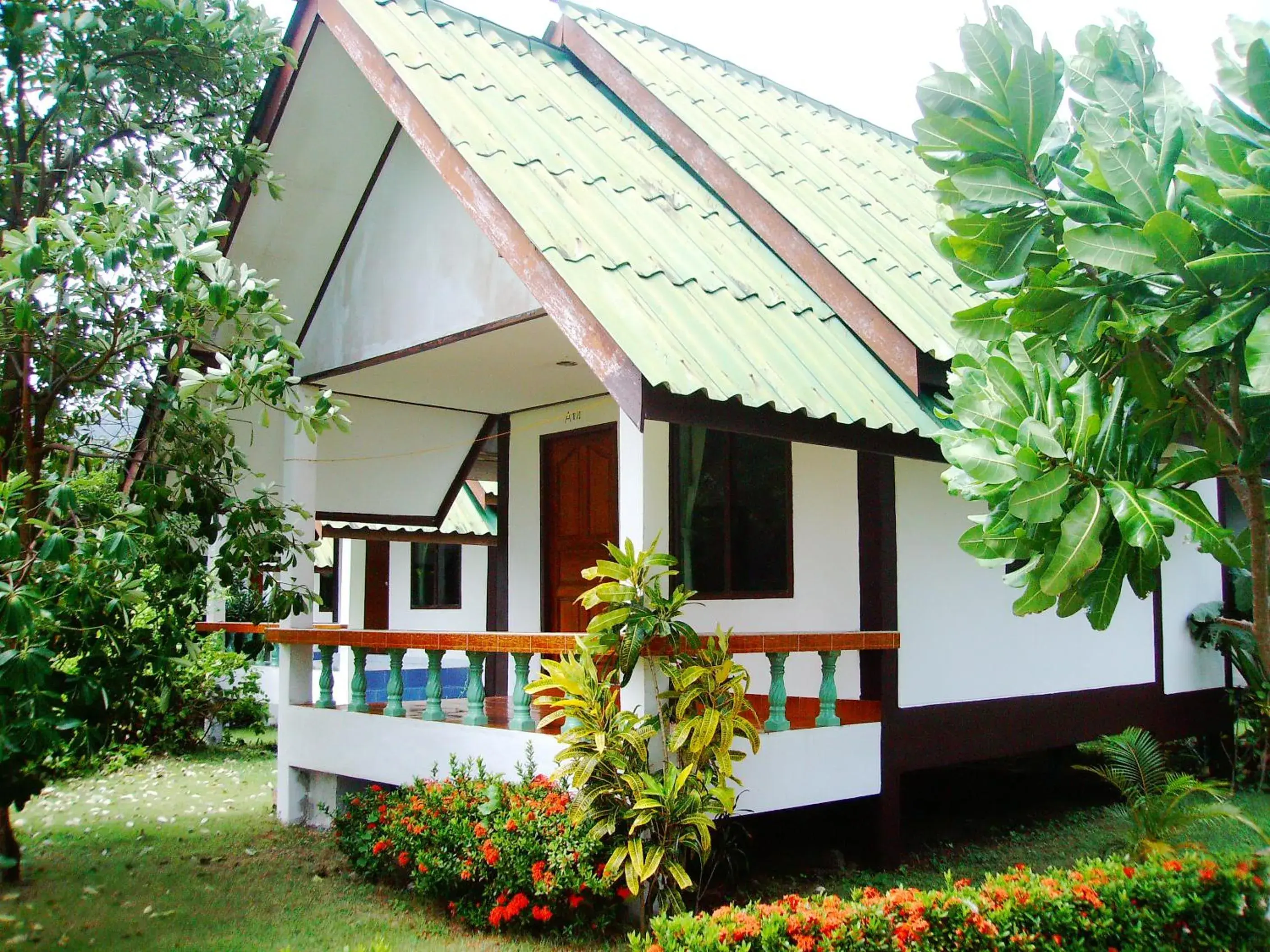 Standard Double or Twin Room in Lanta Palm Beach Resort , Beach Bungalow - Koh Lanta Standard Double or Twin Room in Lanta Palm Beach Resort , Beach Bungalow - Koh Lanta